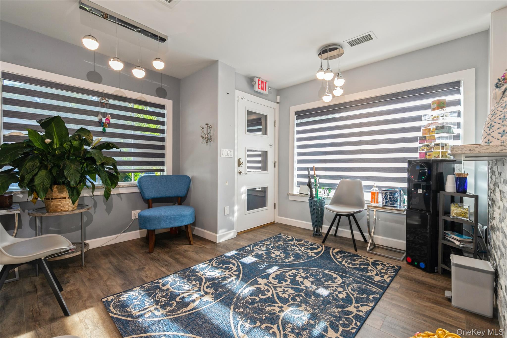 1420 Montauk Highway, Oakdale, NY 11769