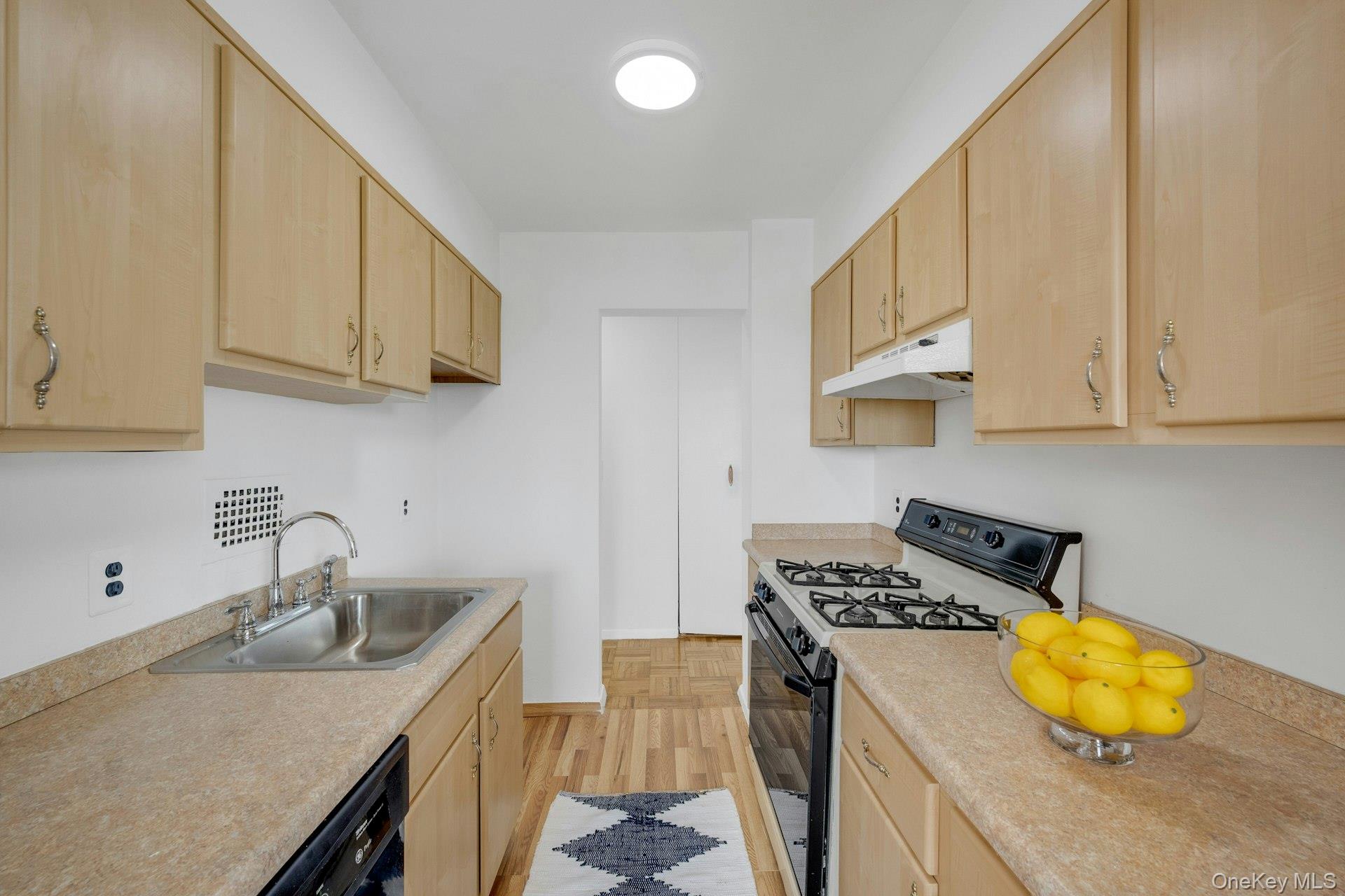 1853 Central Park Avenue # 9J, Yonkers, NY 10710