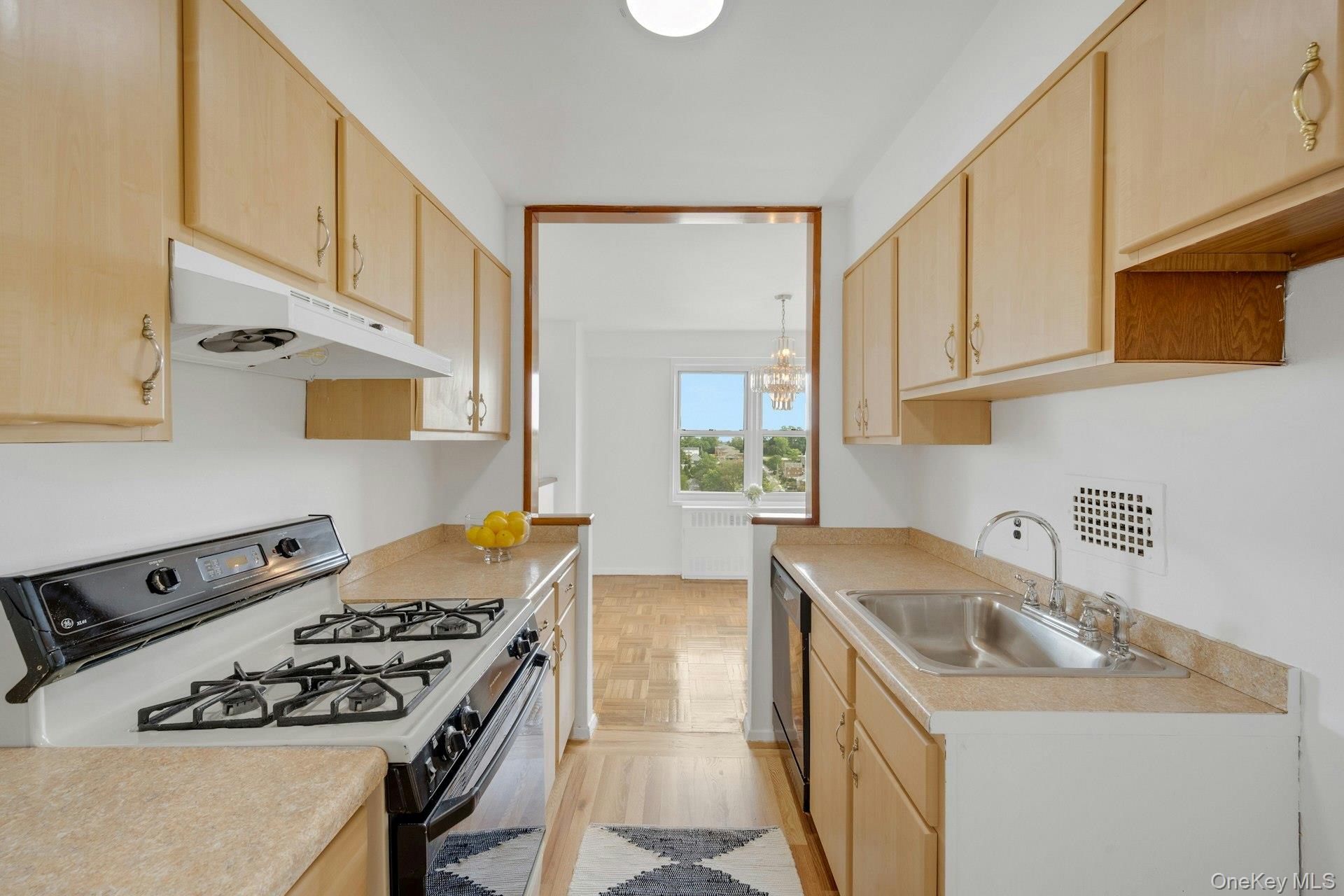 1853 Central Park Avenue # 9J, Yonkers, NY 10710