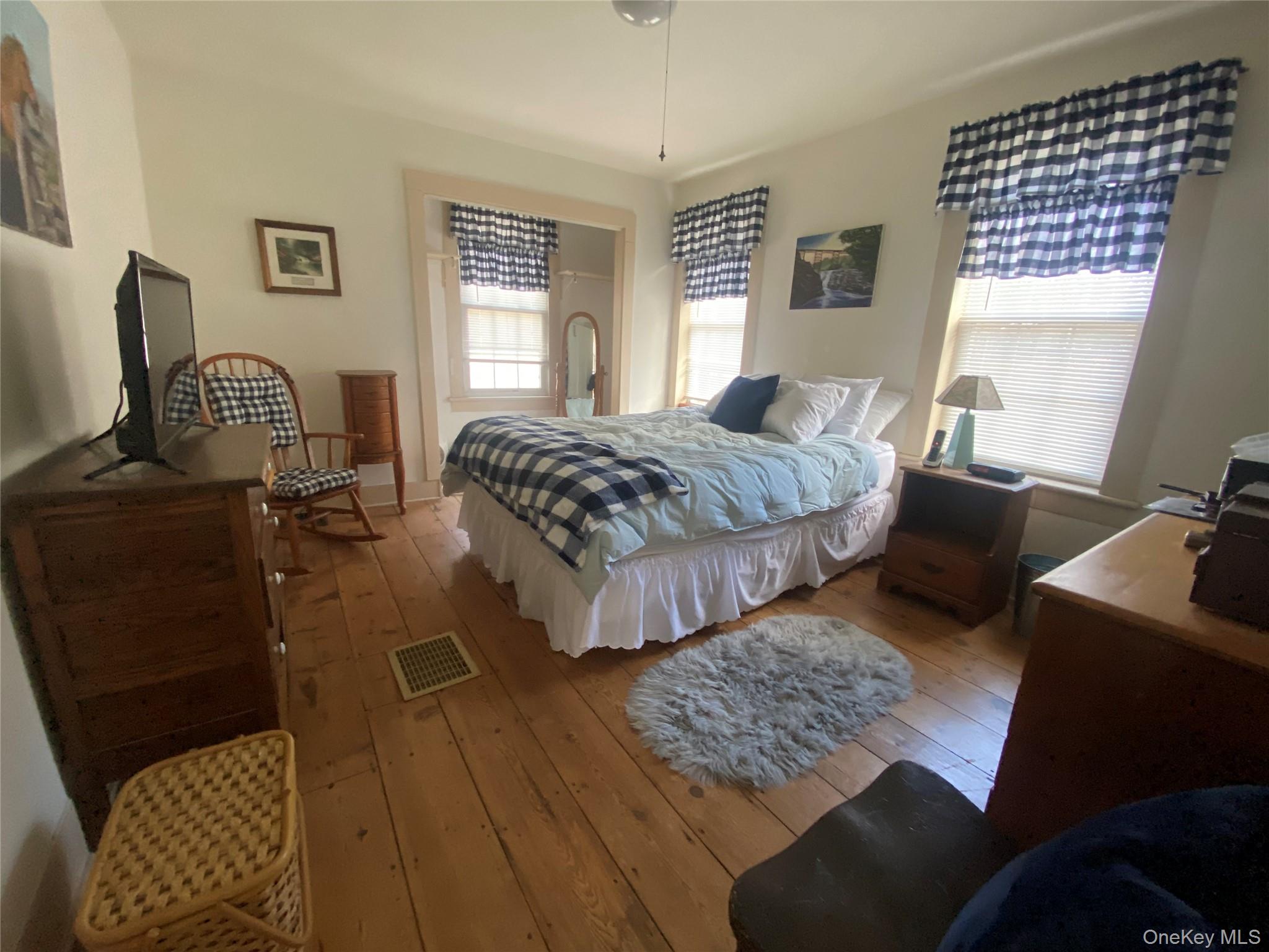 10 Prospect Street, Unionville, NY 10988