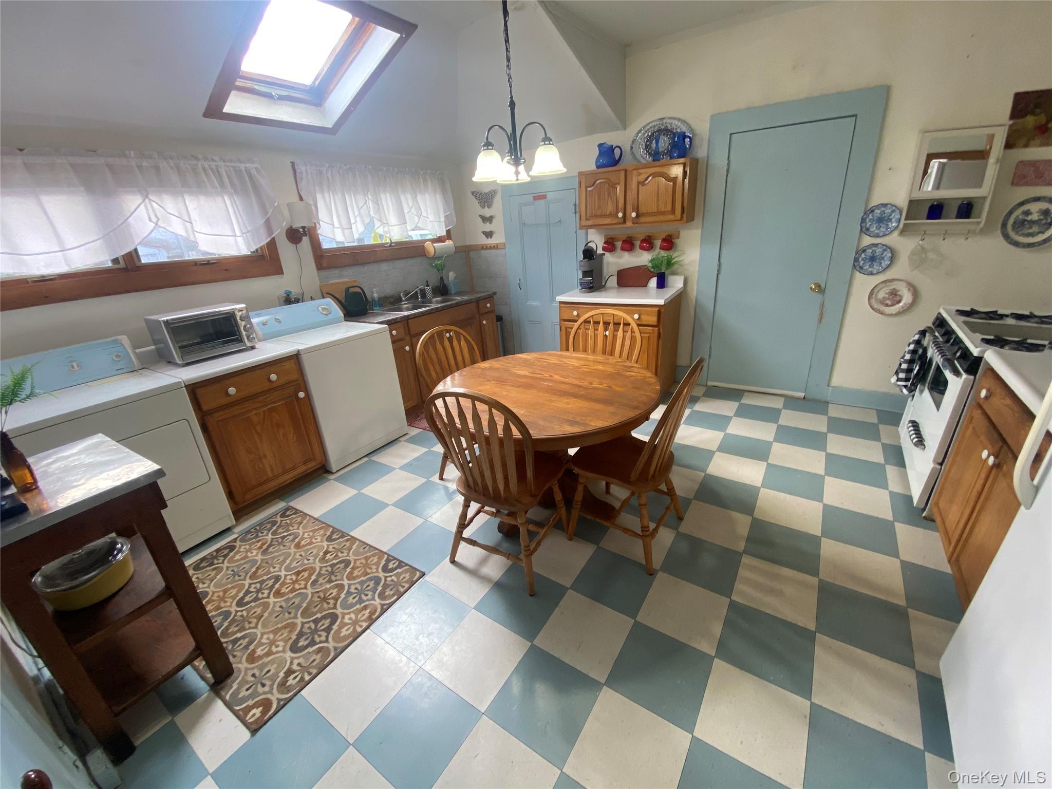 10 Prospect Street, Unionville, NY 10988