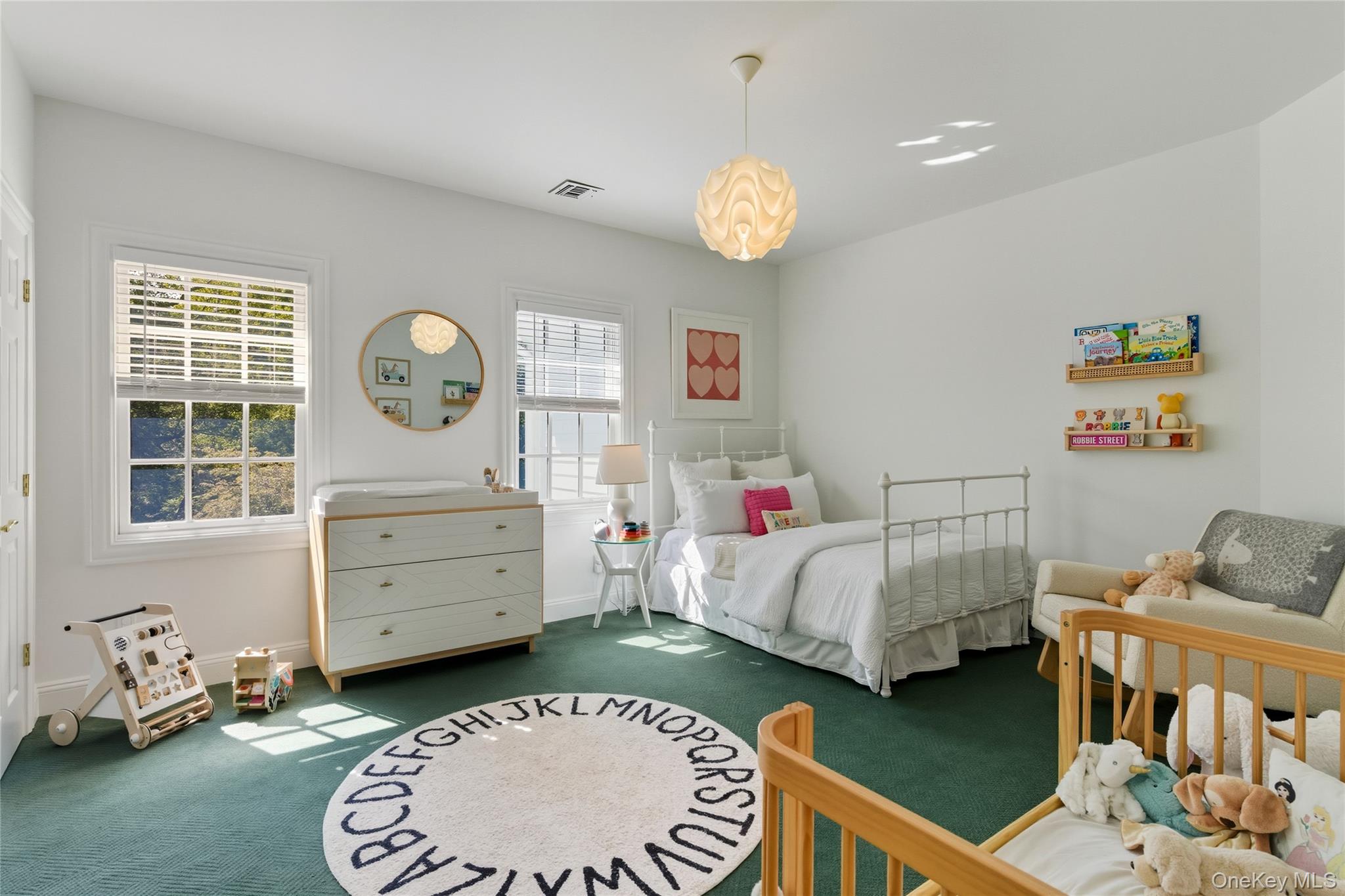 28 Sterling Lane, Sands Point, NY 11050