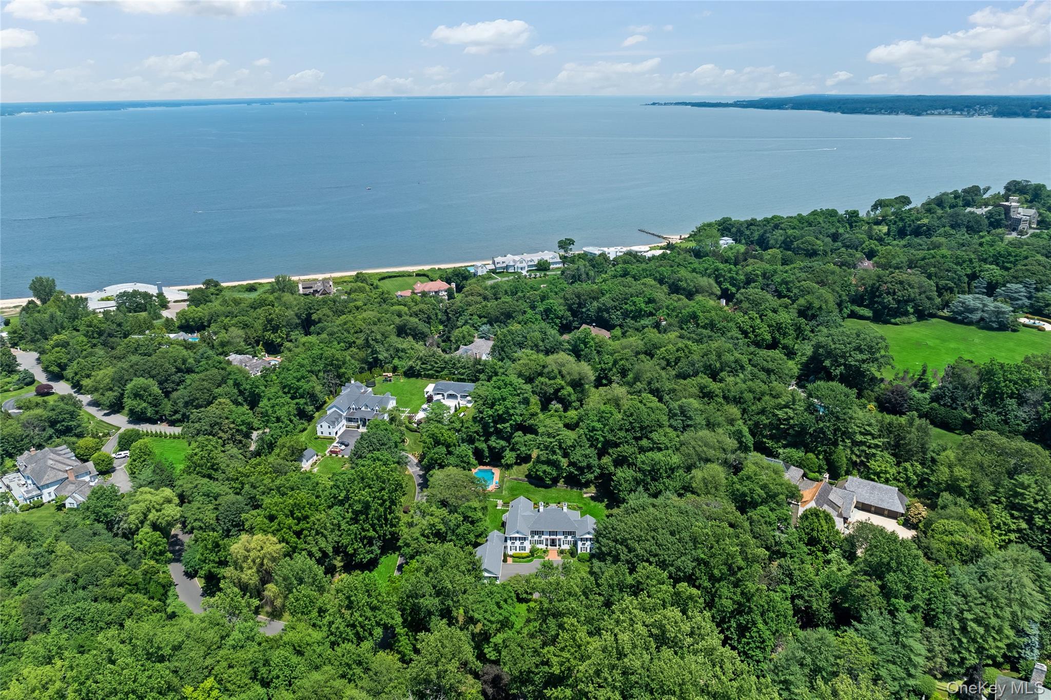 28 Sterling Lane, Sands Point, NY 11050