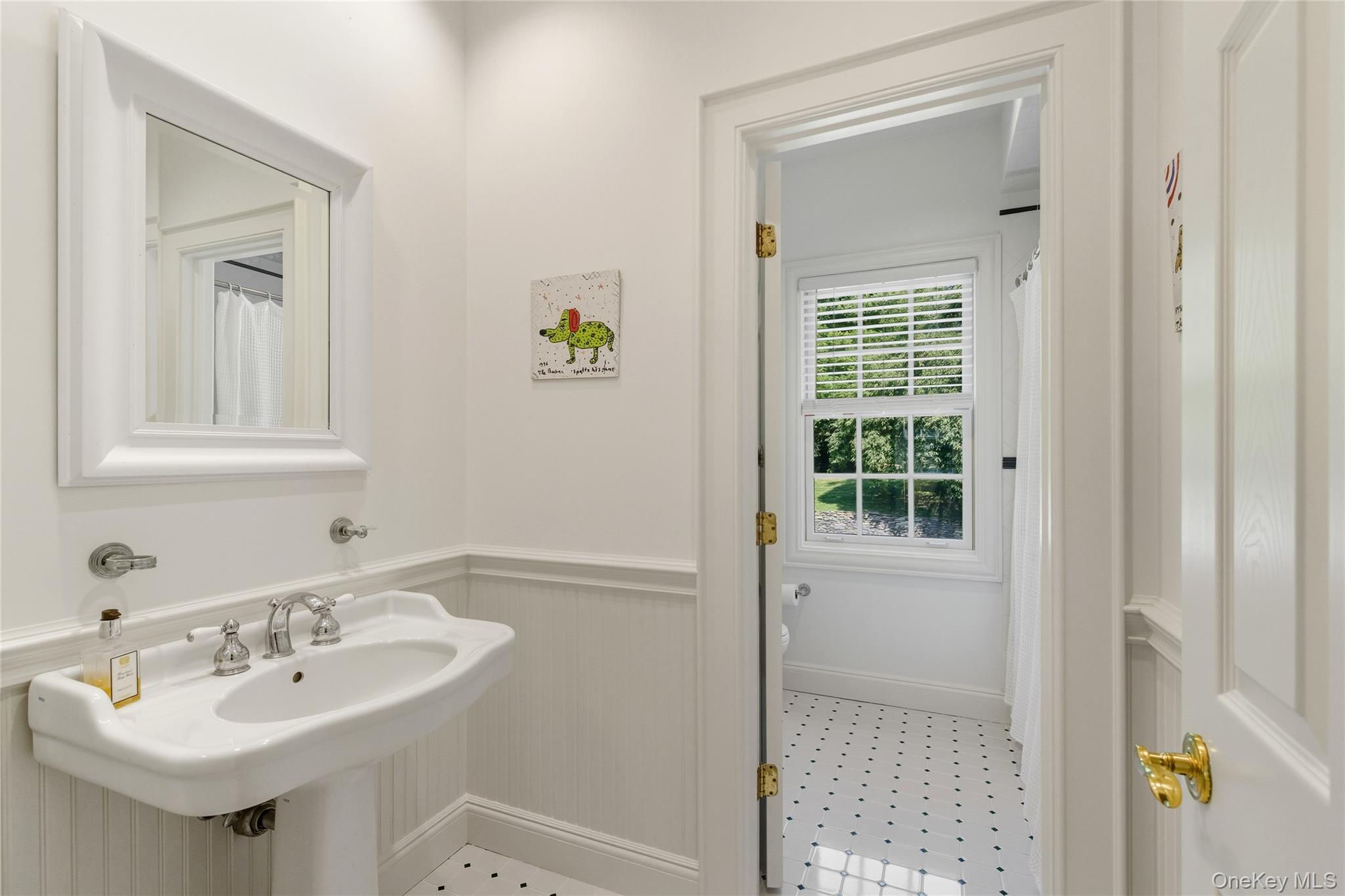 28 Sterling Lane, Sands Point, NY 11050