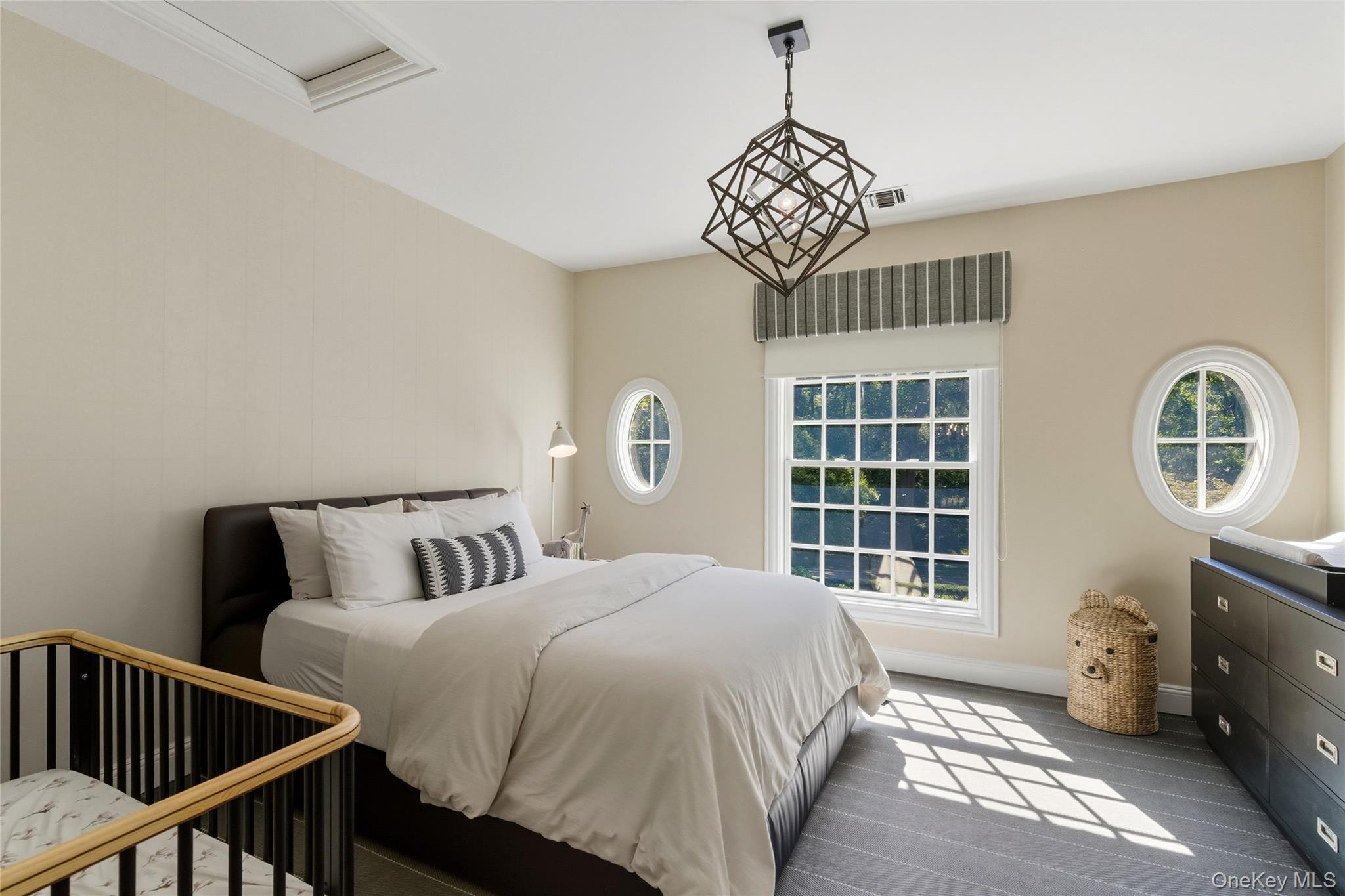 28 Sterling Lane, Sands Point, NY 11050