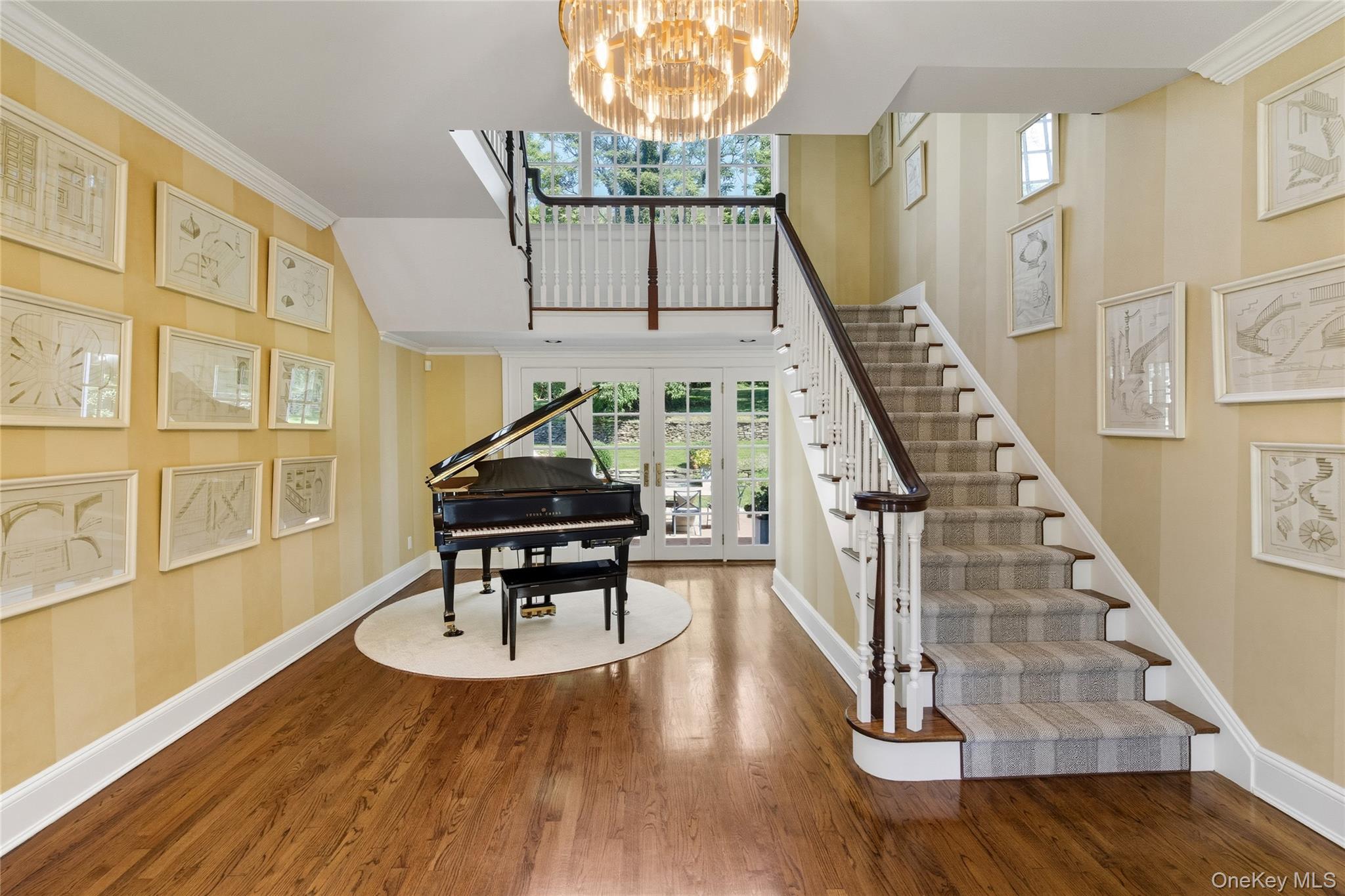 28 Sterling Lane, Sands Point, NY 11050