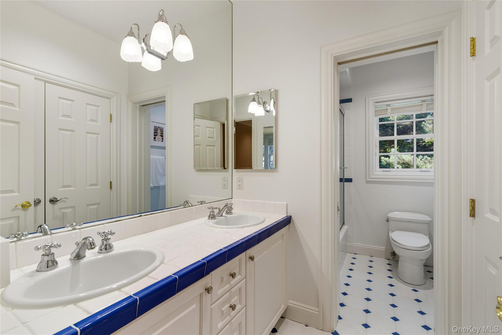 28 Sterling Lane, Sands Point, NY 11050