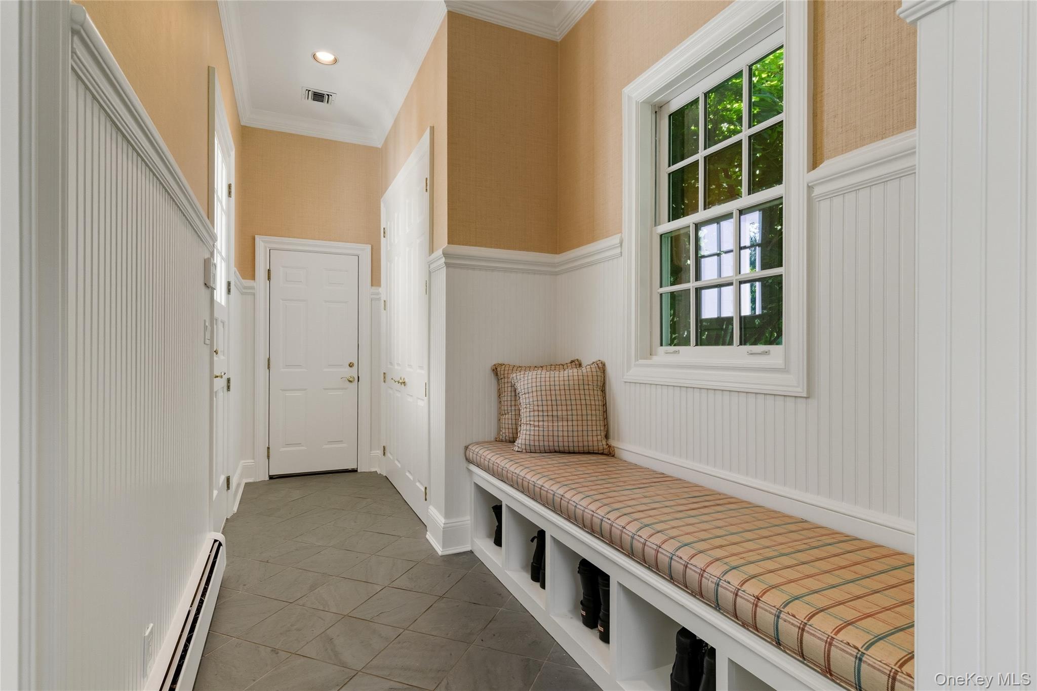 28 Sterling Lane, Sands Point, NY 11050