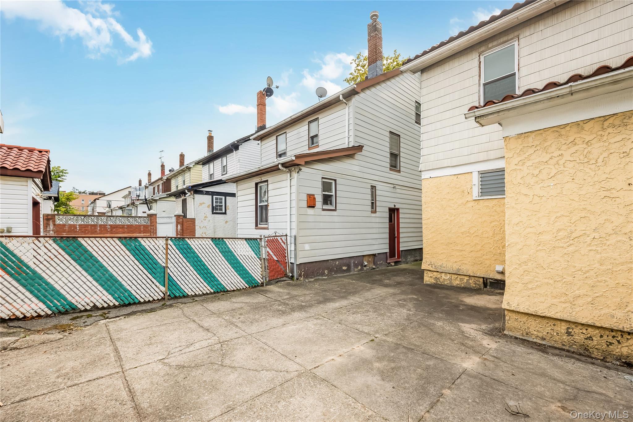 80-25 Woodhaven Boulevard, Glendale, NY 11385