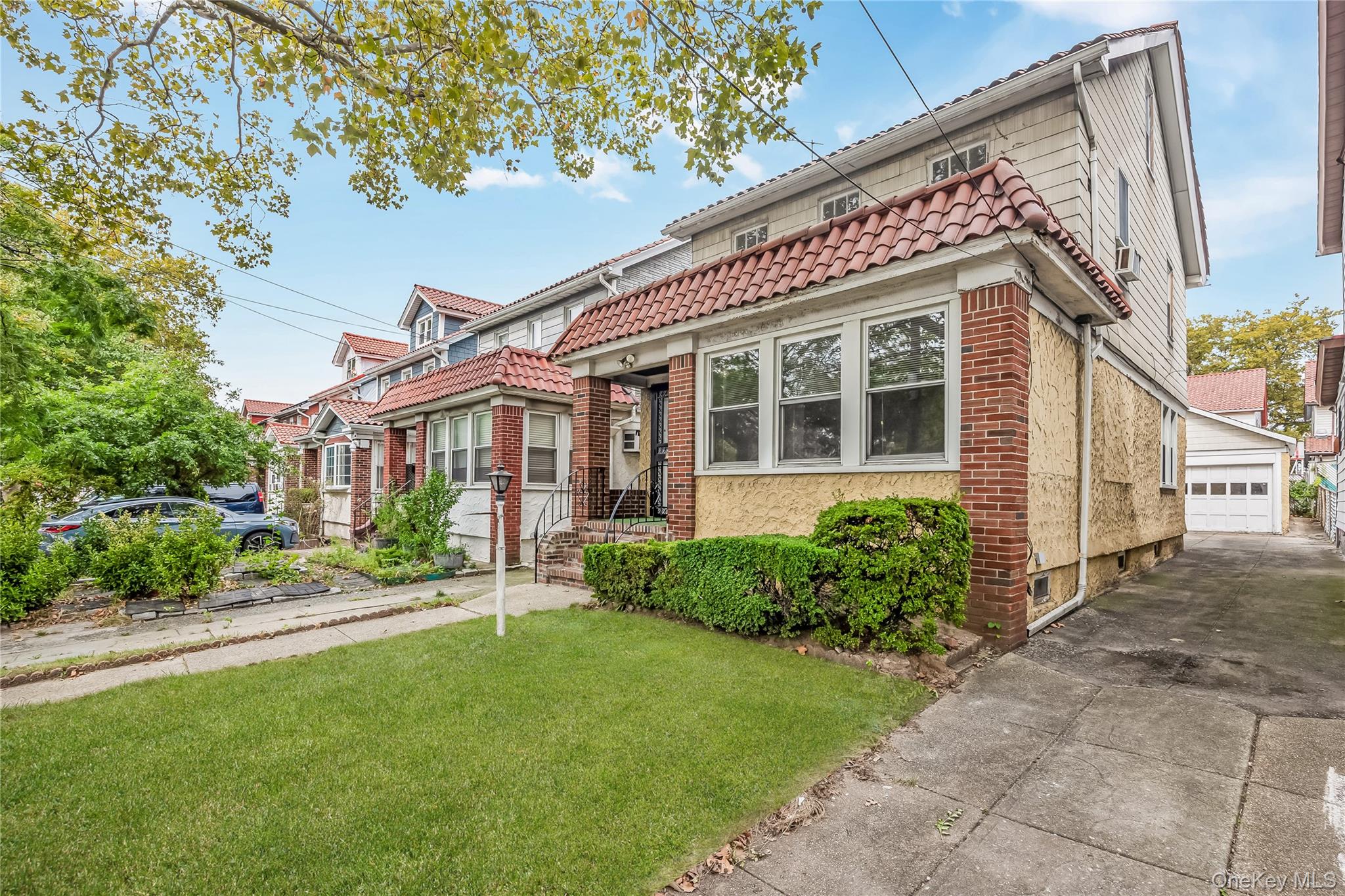 80-25 Woodhaven Boulevard, Glendale, NY 11385
