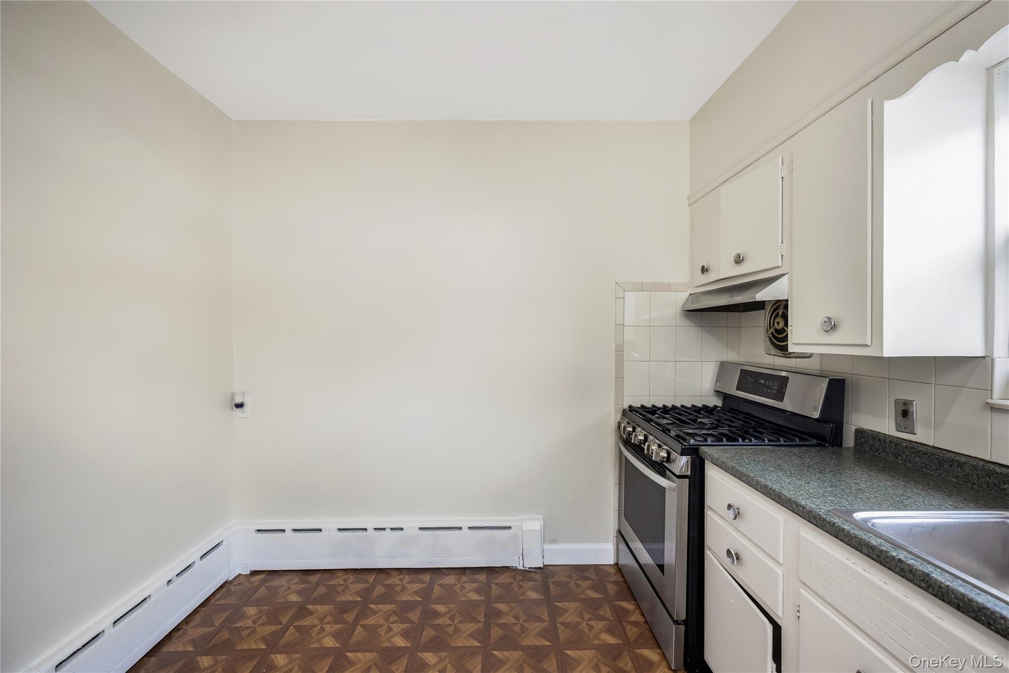 80-25 Woodhaven Boulevard, Glendale, NY 11385