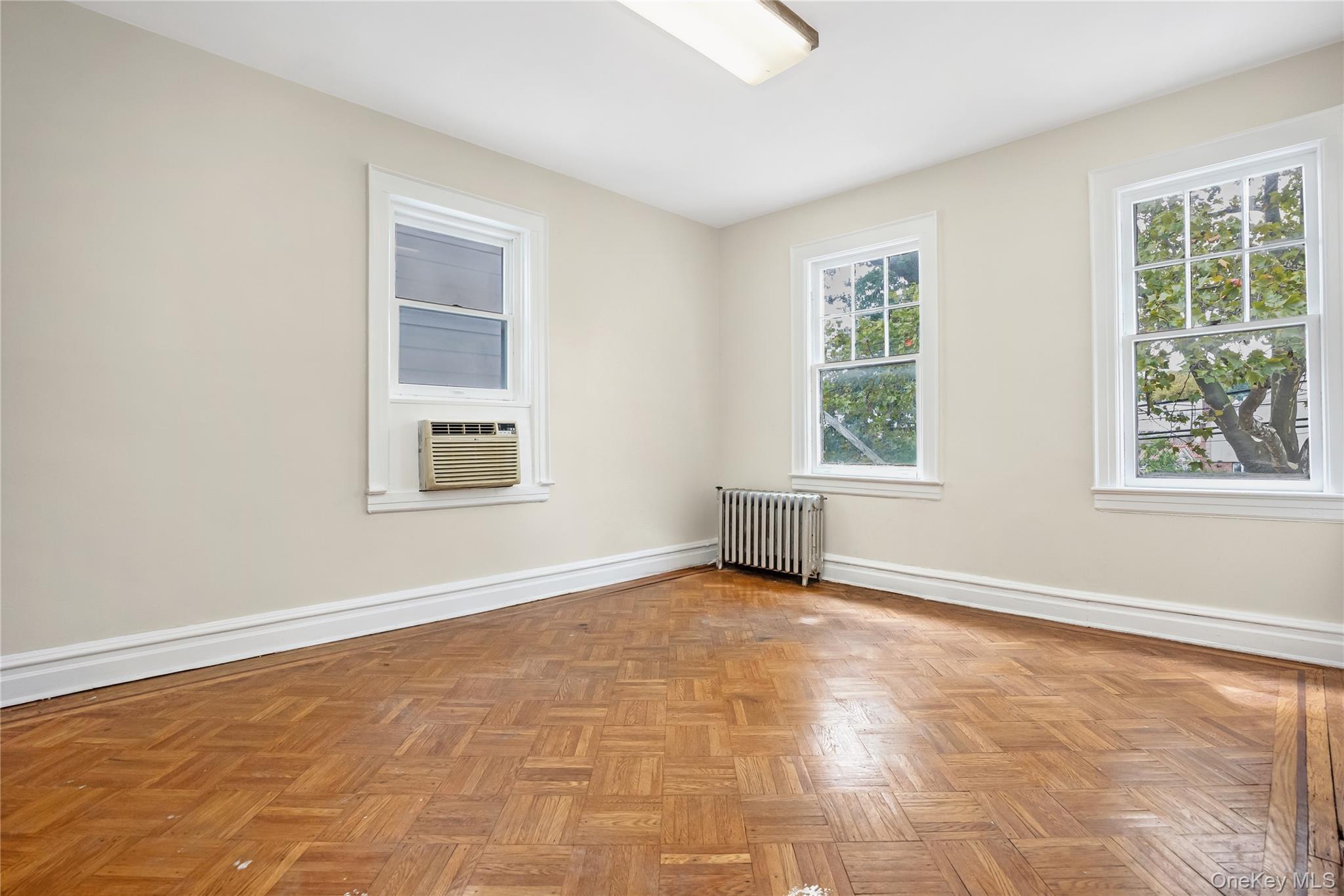 80-25 Woodhaven Boulevard, Glendale, NY 11385