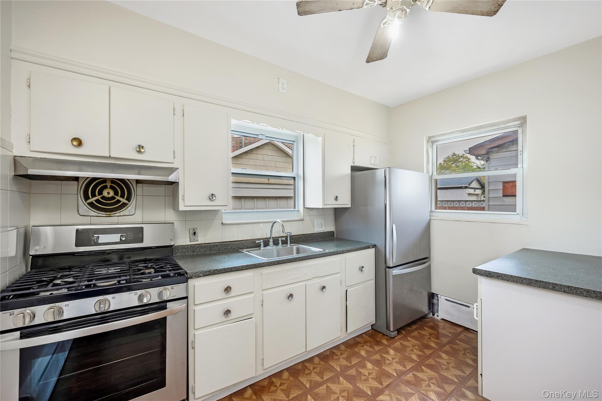 80-25 Woodhaven Boulevard, Glendale, NY 11385