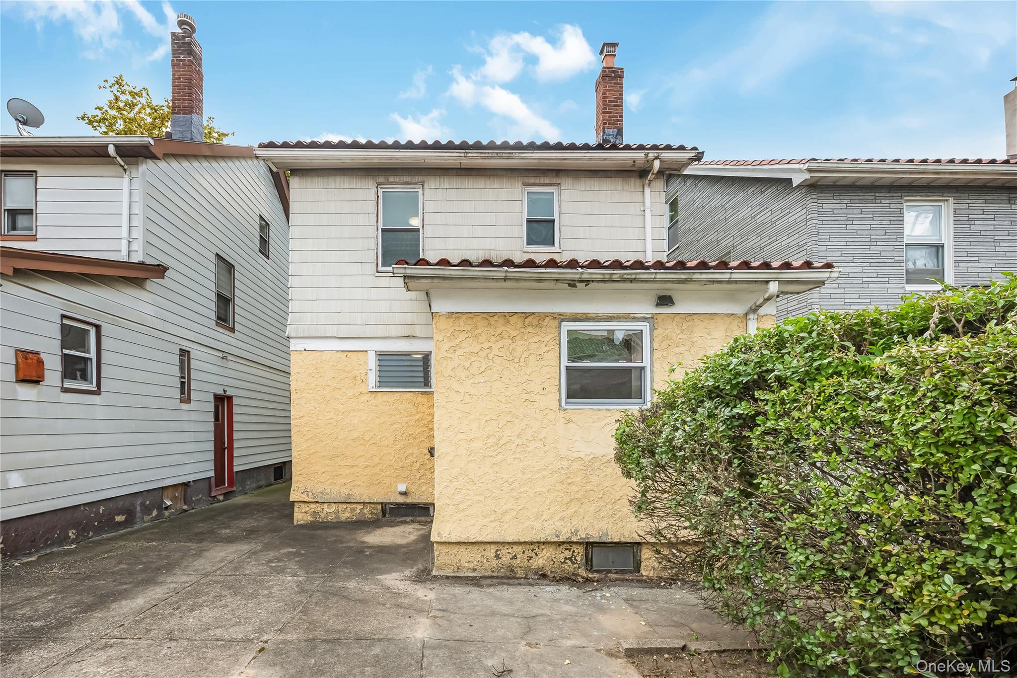 80-25 Woodhaven Boulevard, Glendale, NY 11385