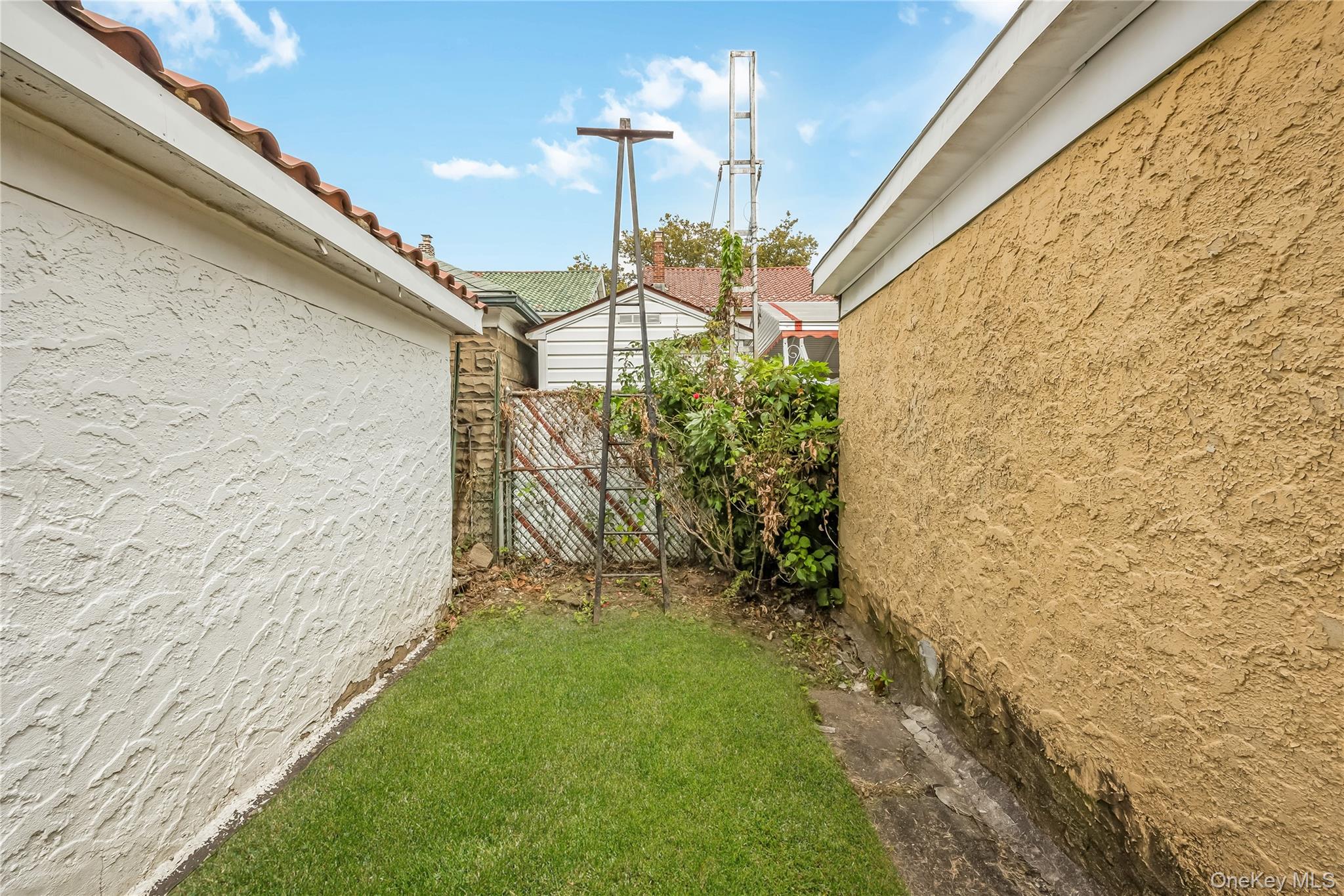 80-25 Woodhaven Boulevard, Glendale, NY 11385