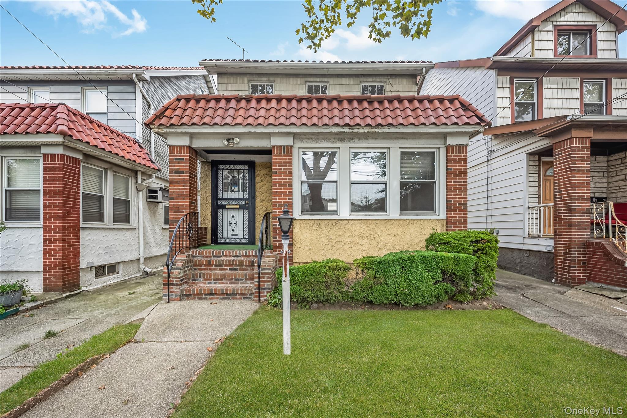 80-25 Woodhaven Boulevard, Glendale, NY 11385