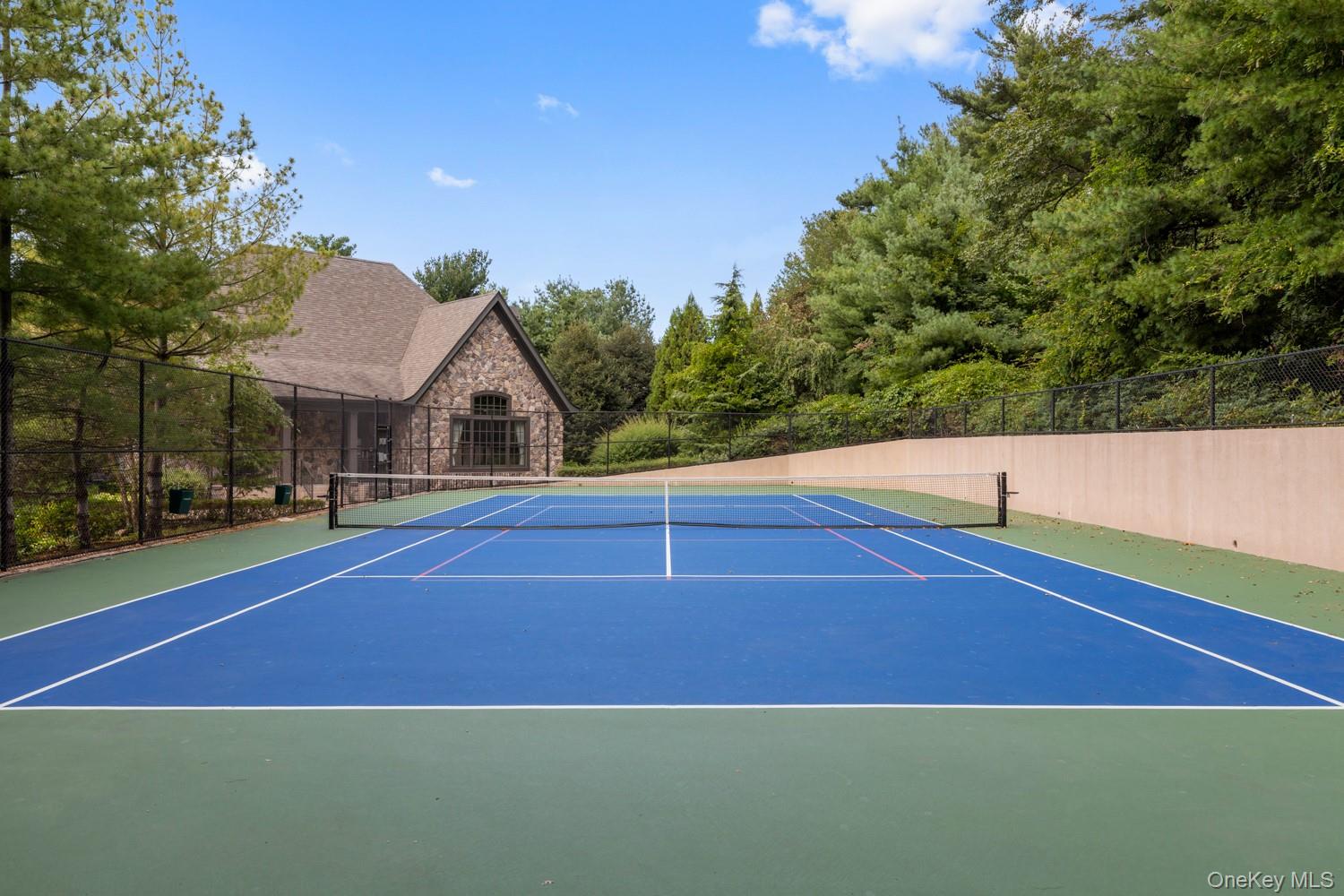 28 Earle Drive, Muttontown, NY 11791