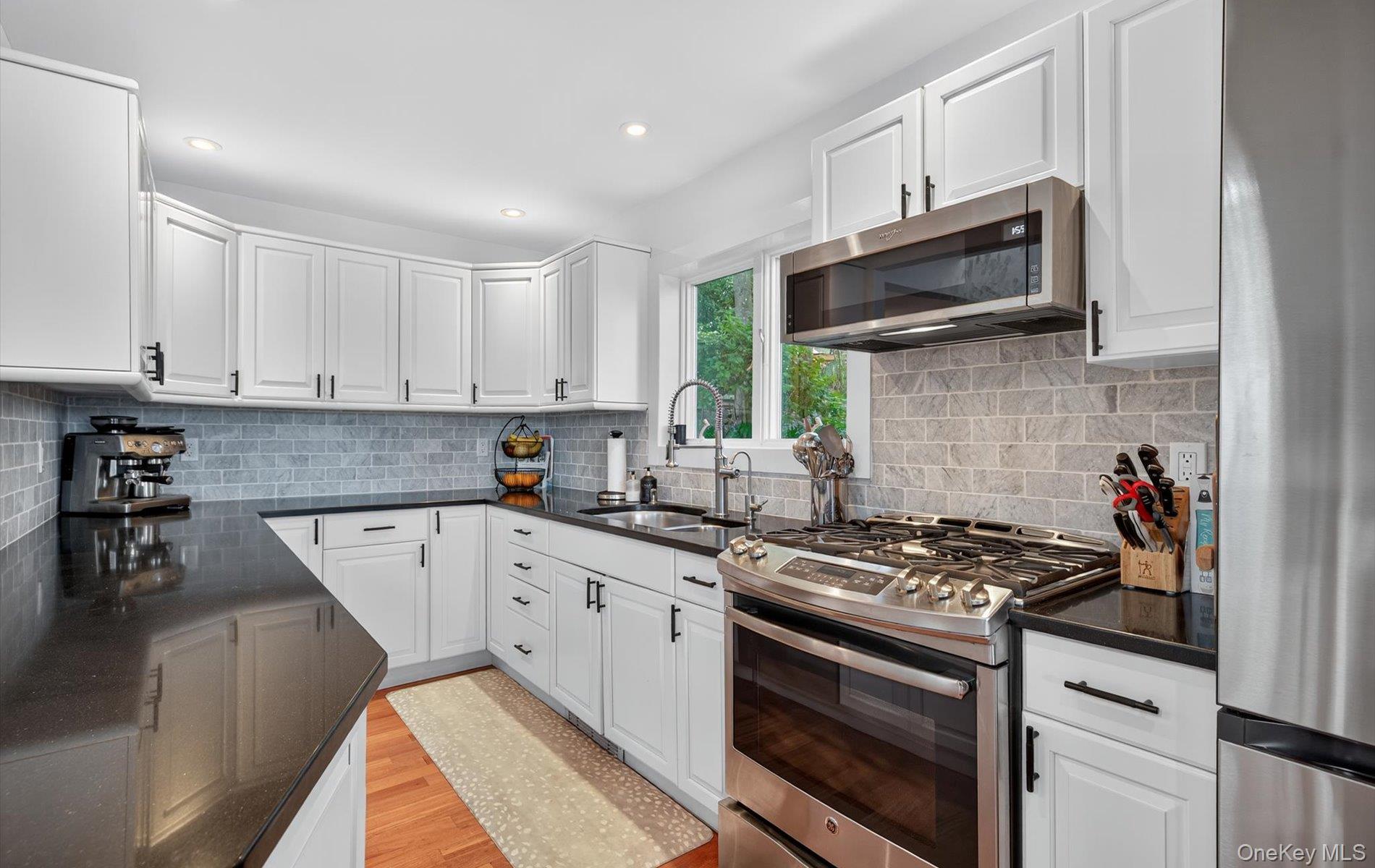 602 McKinley Terrace, Centerport, NY 11721