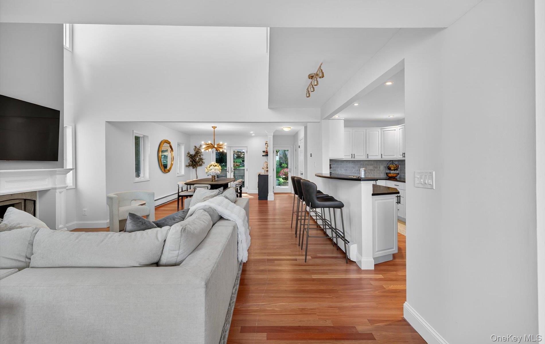 602 McKinley Terrace, Centerport, NY 11721