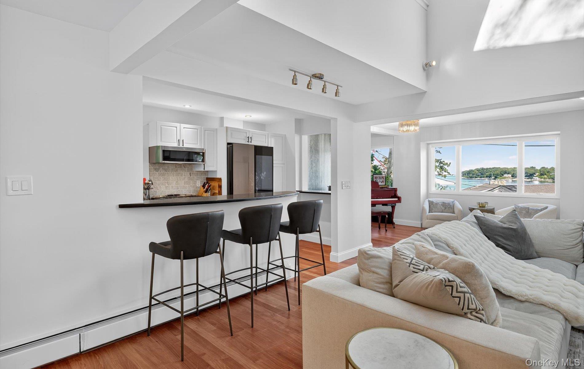 602 McKinley Terrace, Centerport, NY 11721