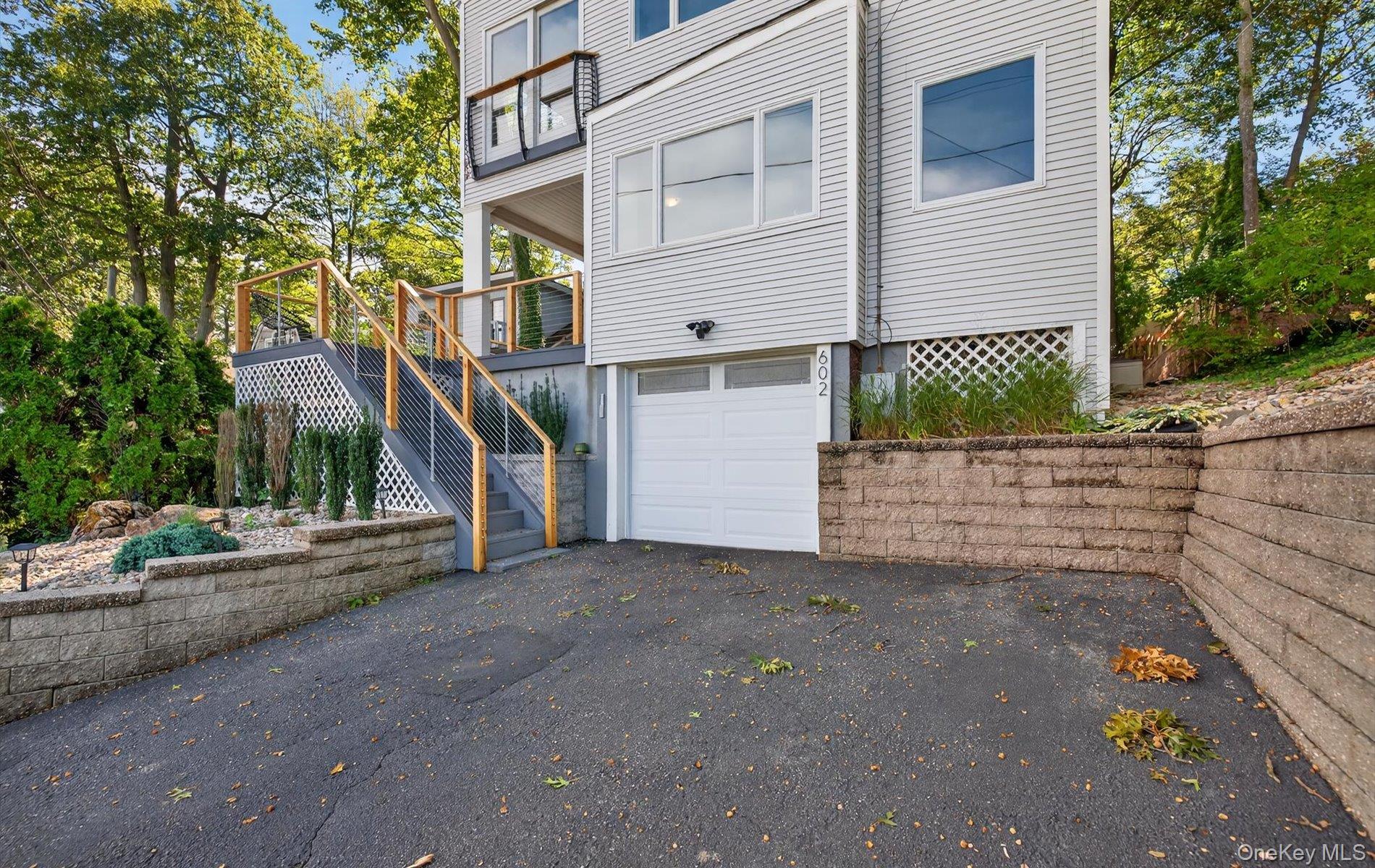 602 McKinley Terrace, Centerport, NY 11721