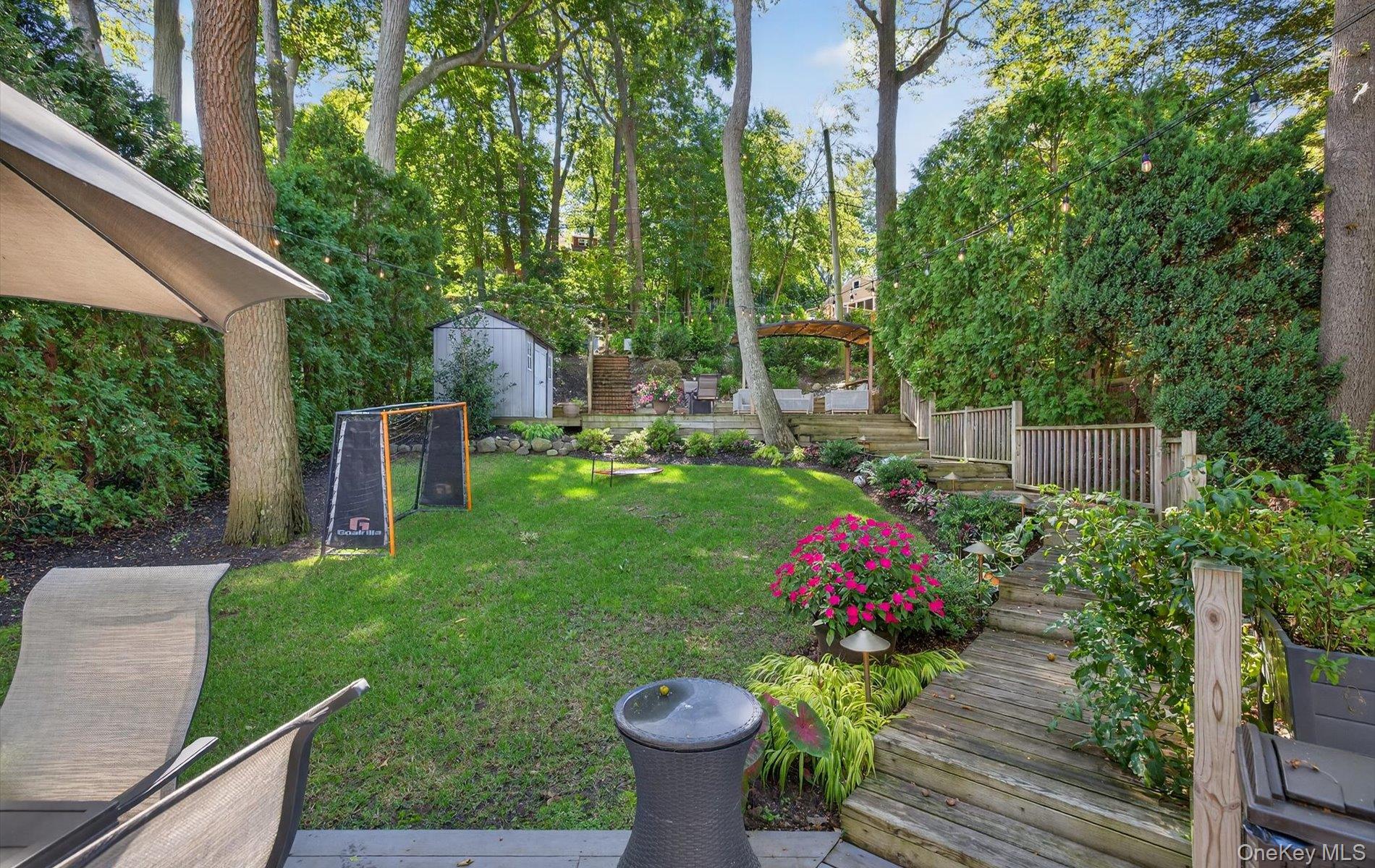 602 McKinley Terrace, Centerport, NY 11721