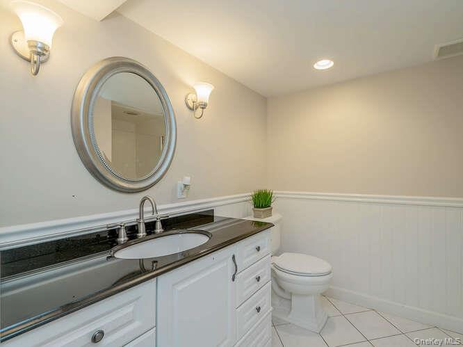 30 Knoll Lane, Glen Head, NY 11545