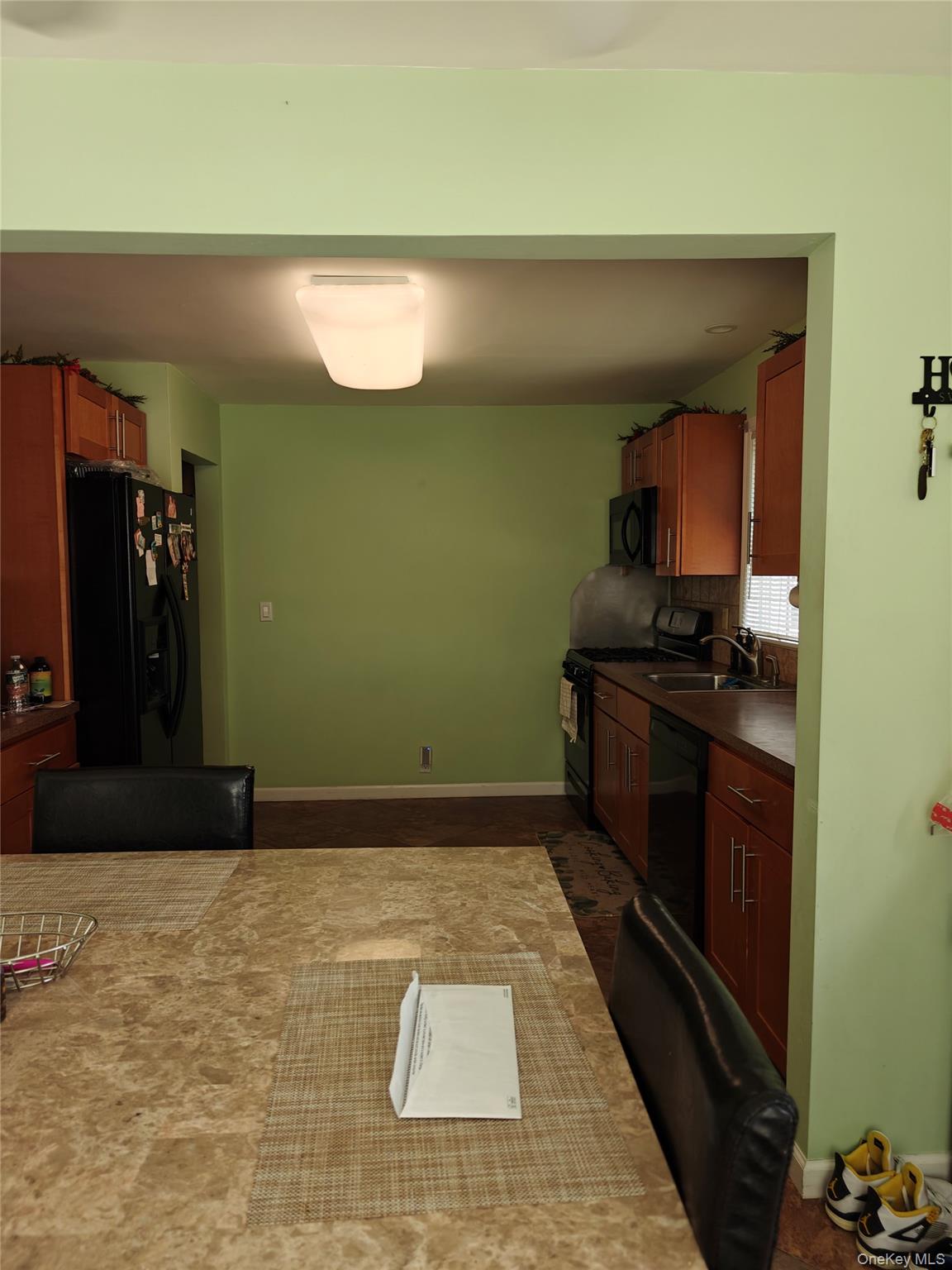 28 High Avenue # 1st floor, Glen Cove, NY 11542