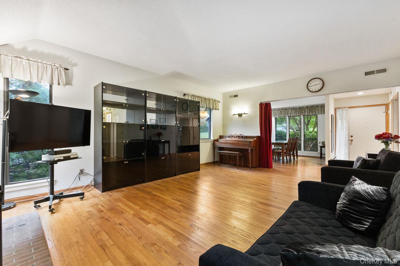 468 Heritage Hills # E, Somers, NY 10589