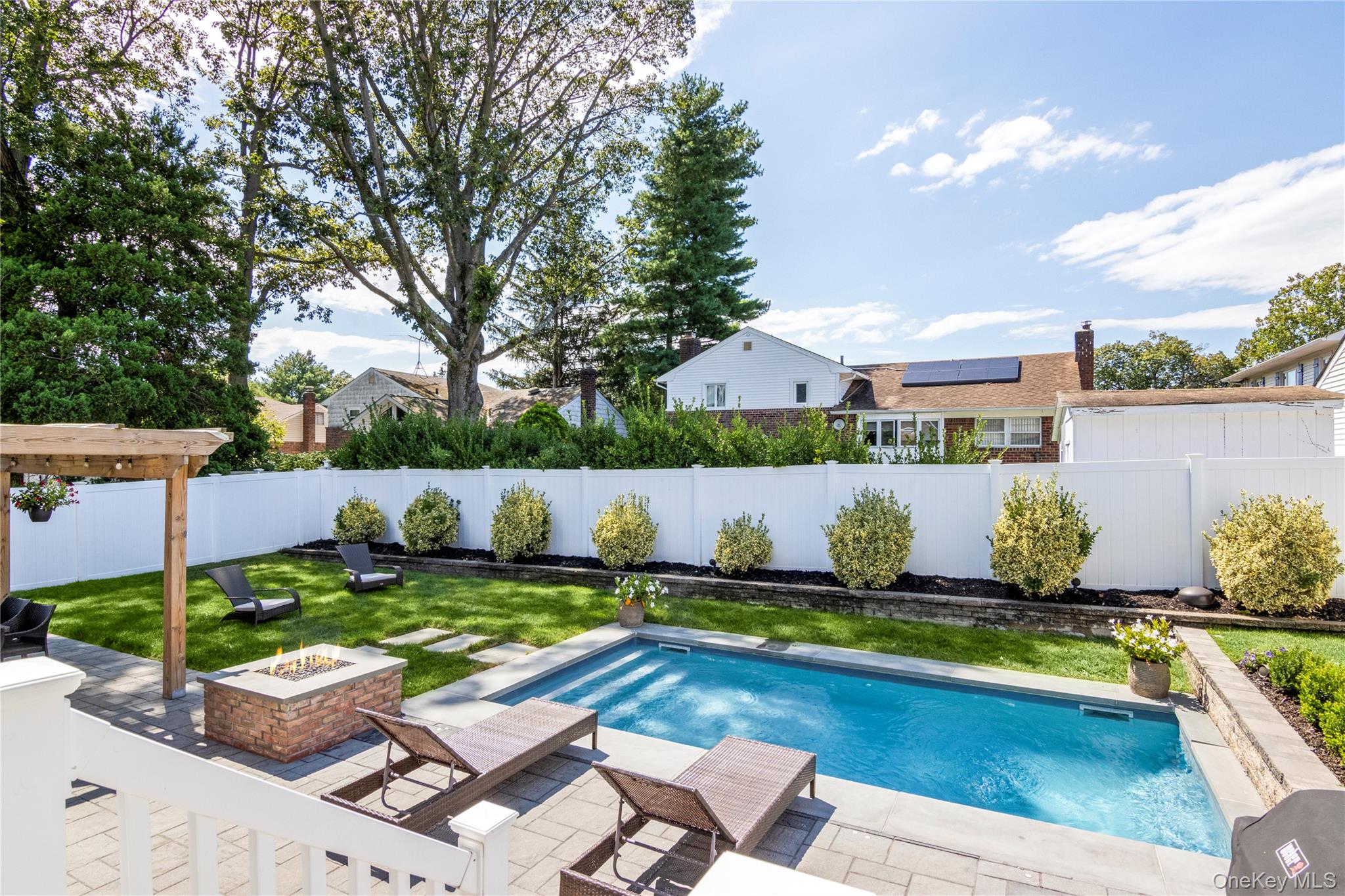 7 Driftwood Drive, Glen Cove, NY 11542