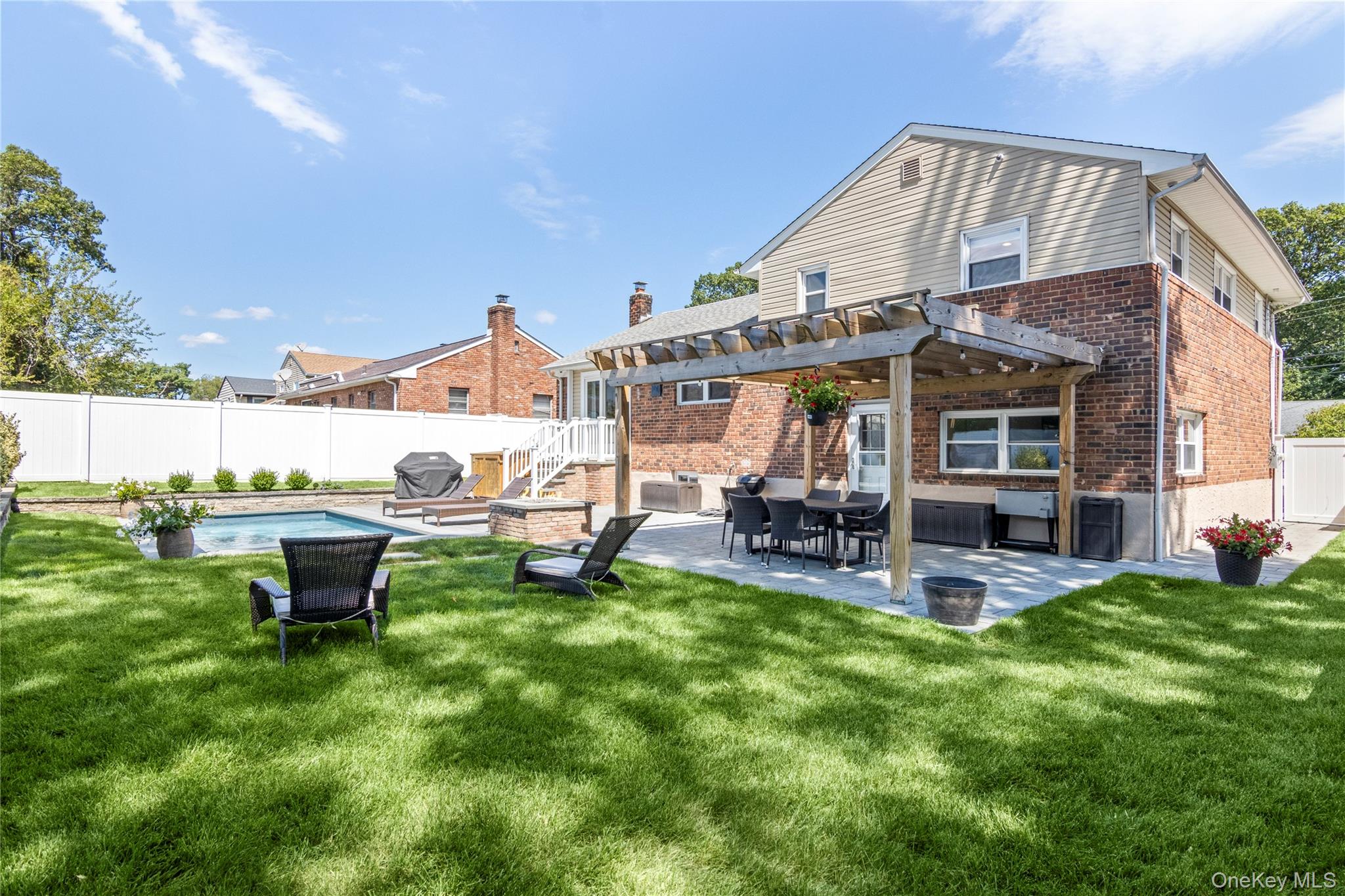 7 Driftwood Drive, Glen Cove, NY 11542