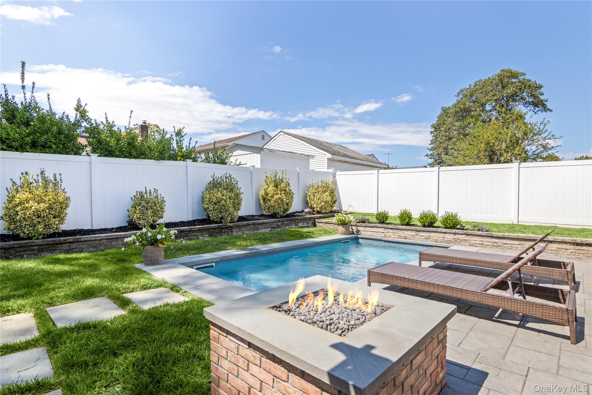 7 Driftwood Drive, Glen Cove, NY 11542