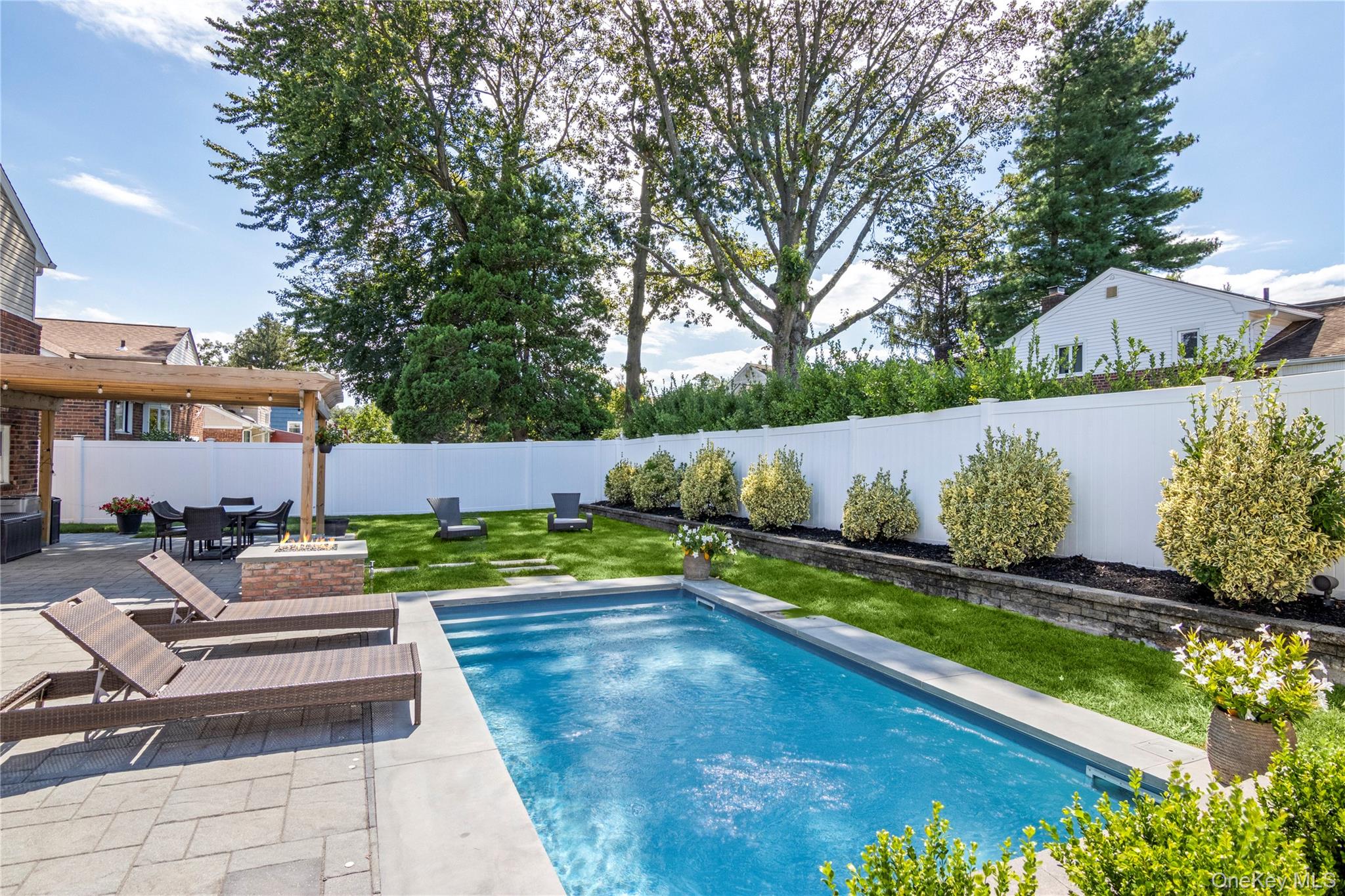 7 Driftwood Drive, Glen Cove, NY 11542