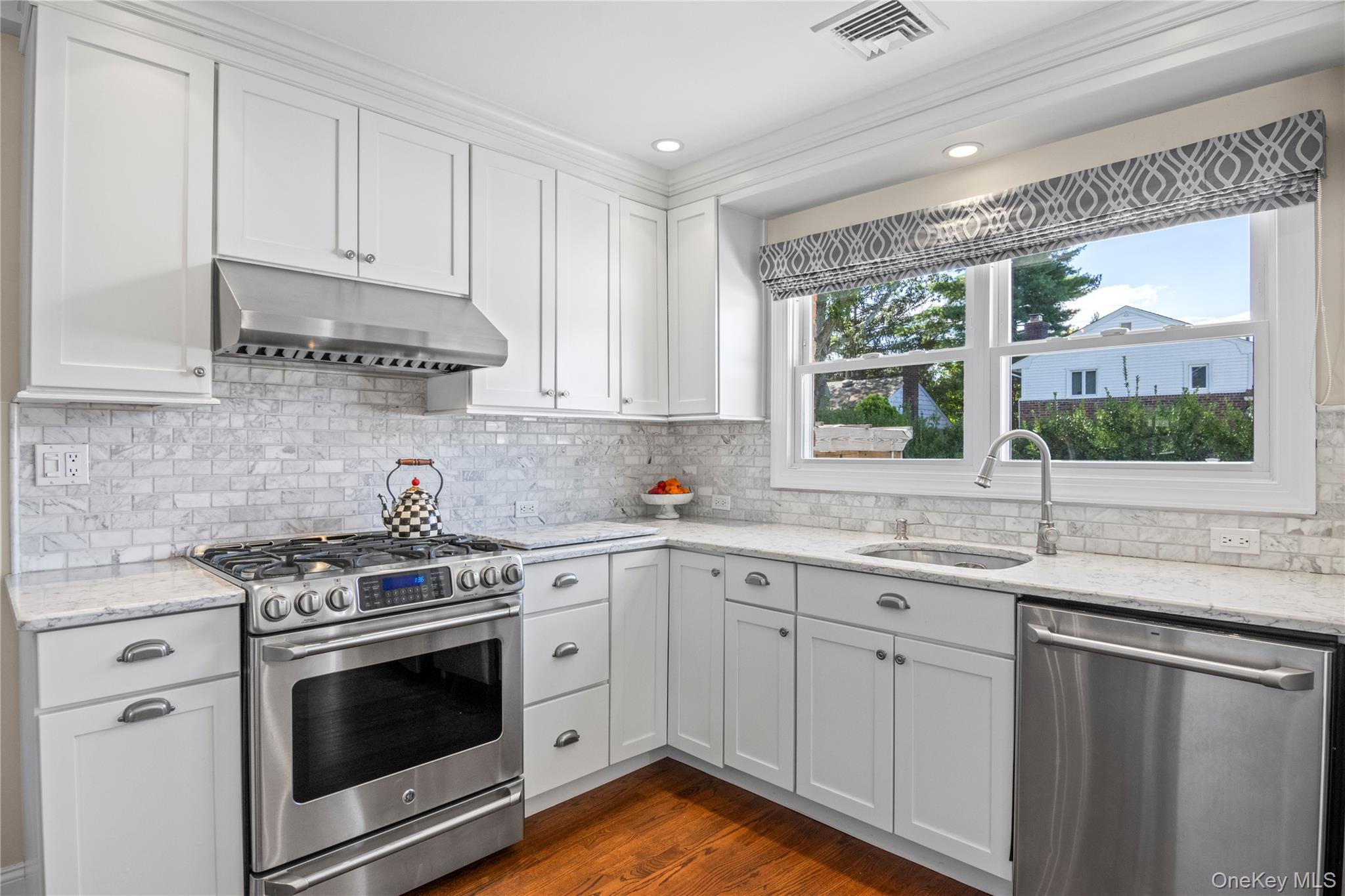 7 Driftwood Drive, Glen Cove, NY 11542