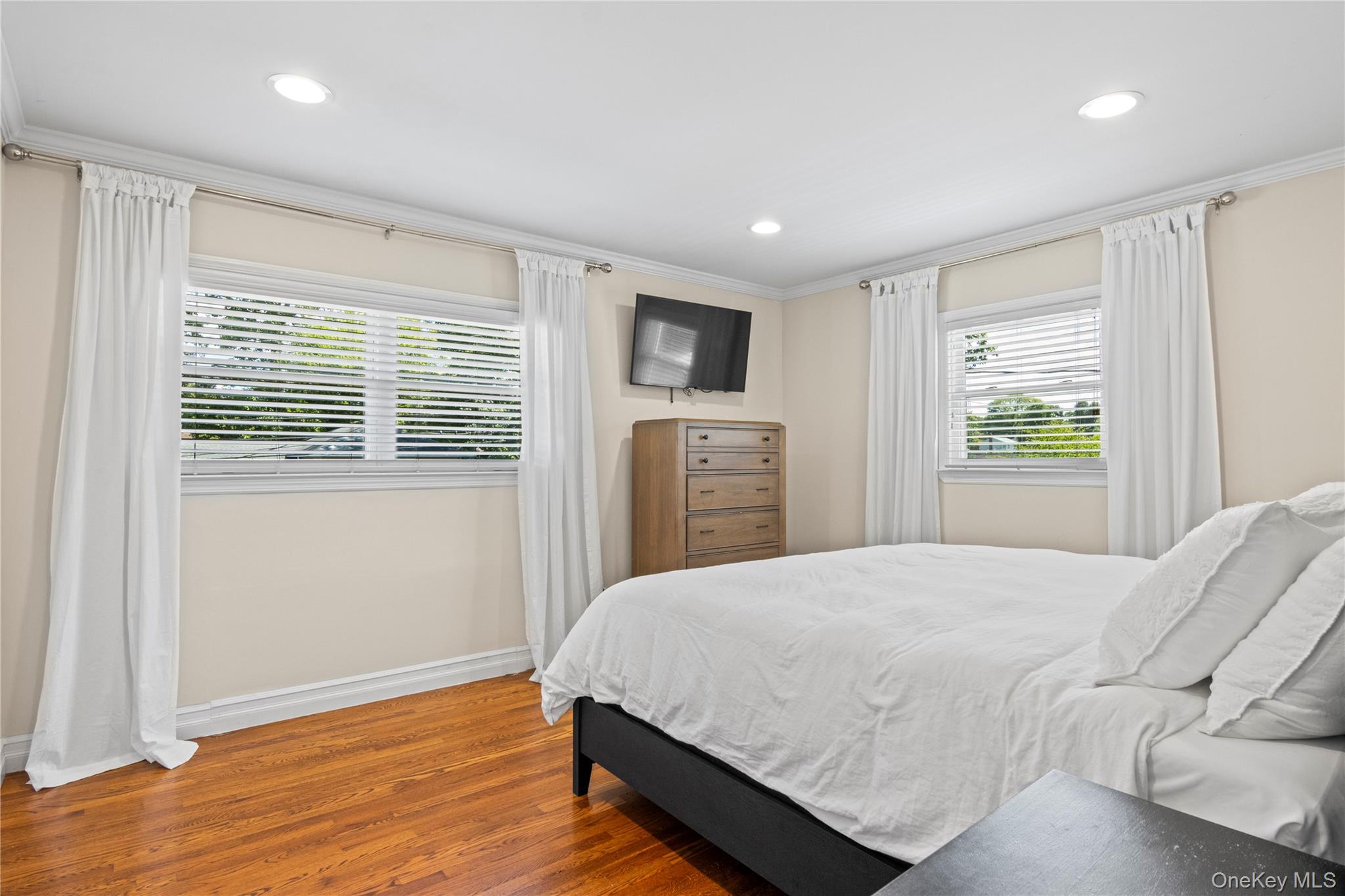 7 Driftwood Drive, Glen Cove, NY 11542