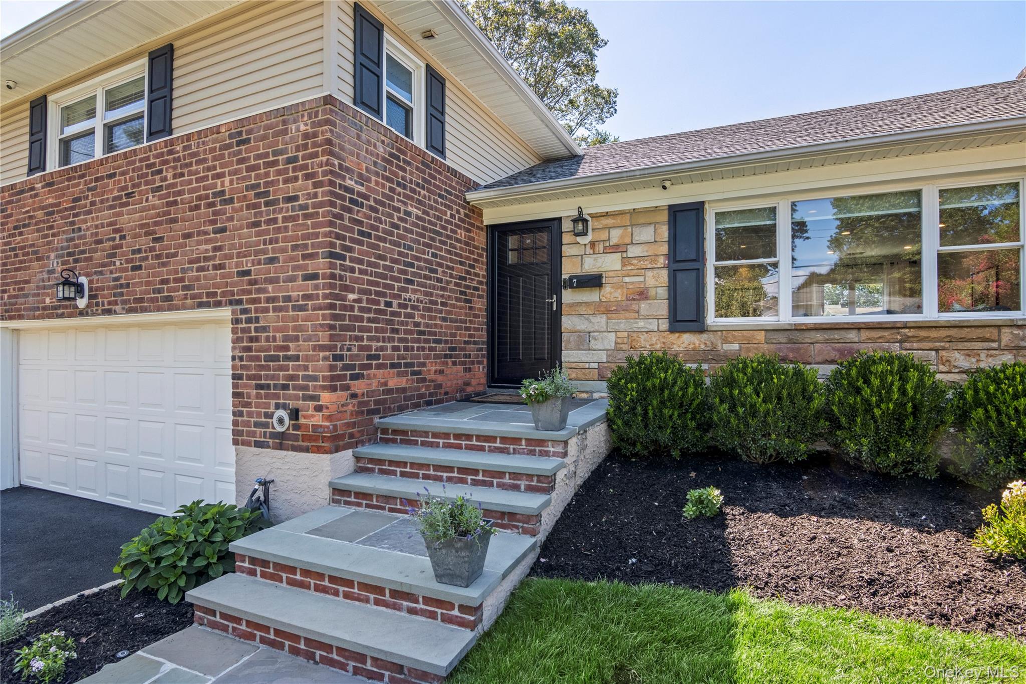 7 Driftwood Drive, Glen Cove, NY 11542