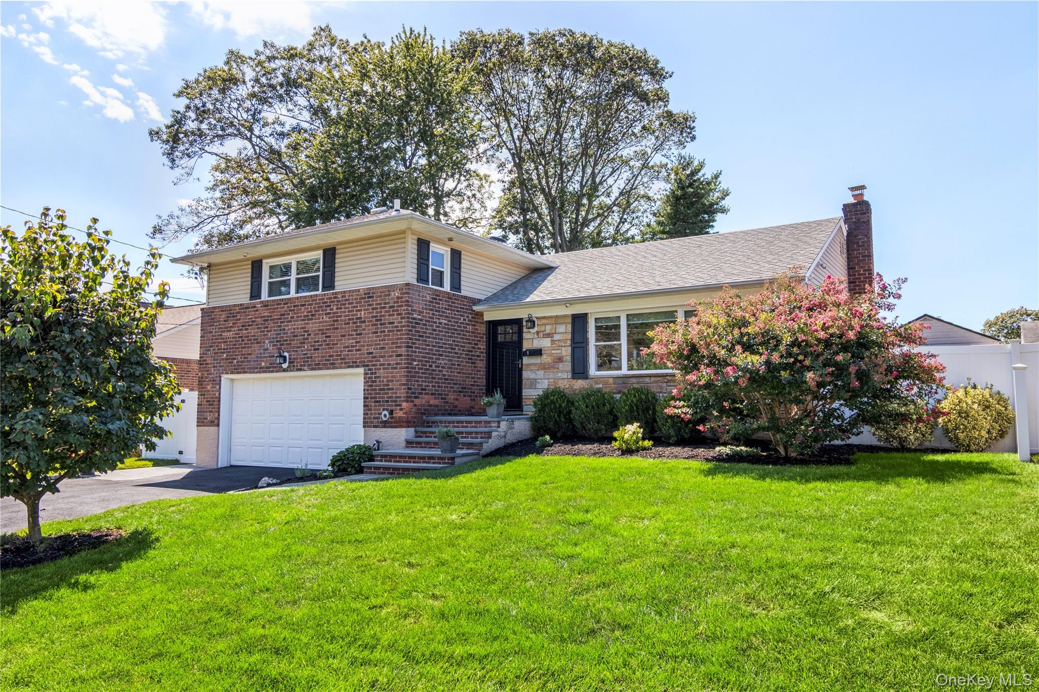 7 Driftwood Drive, Glen Cove, NY 11542
