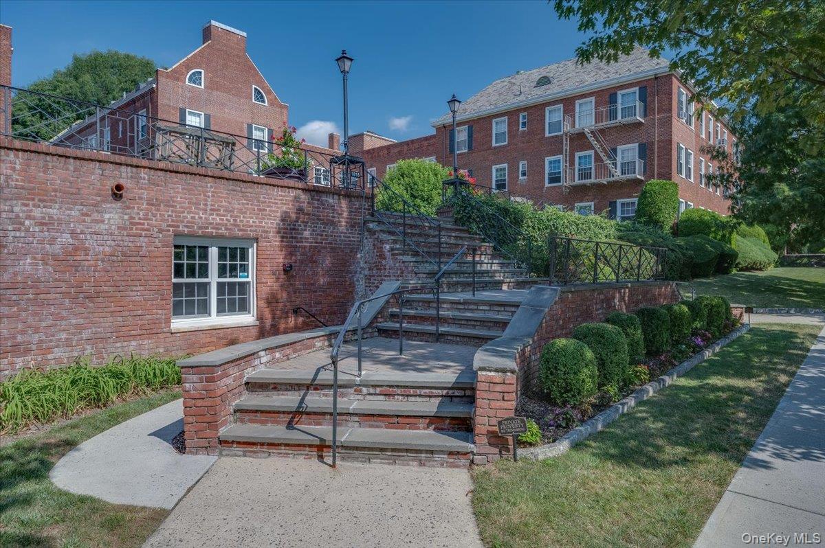 1815 Palmer Avenue # 2V, Larchmont, NY 10538