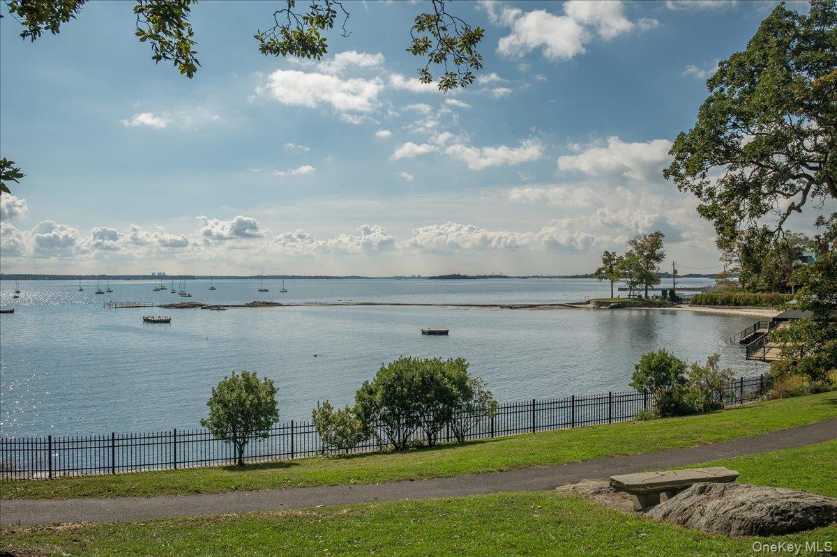 1815 Palmer Avenue # 2V, Larchmont, NY 10538