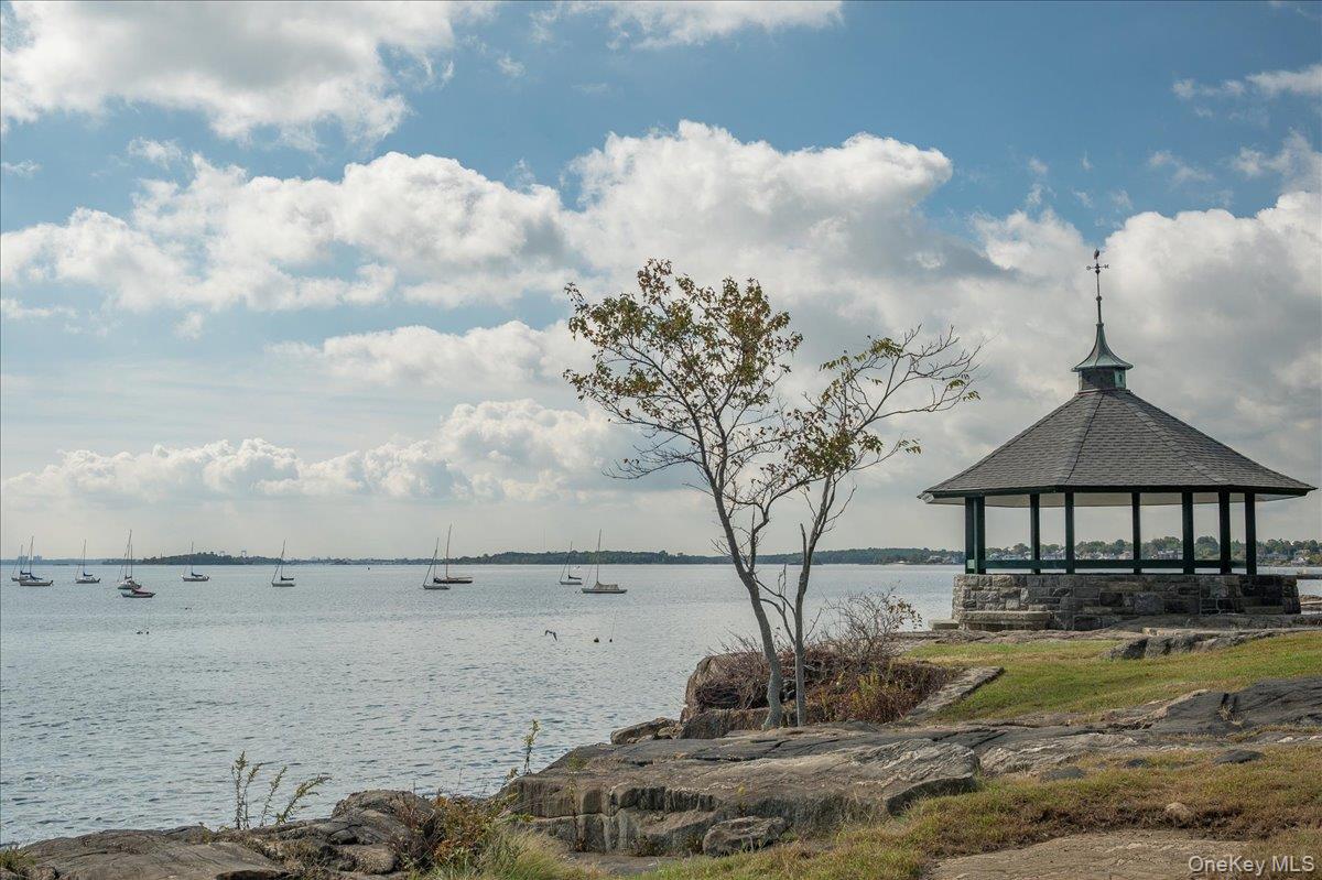 1815 Palmer Avenue # 2V, Larchmont, NY 10538