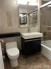 100 West 57th Street # 2G, New York (Manhattan), NY 10019