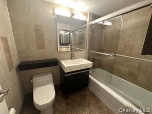 100 West 57th Street # 2G, New York (Manhattan), NY 10019