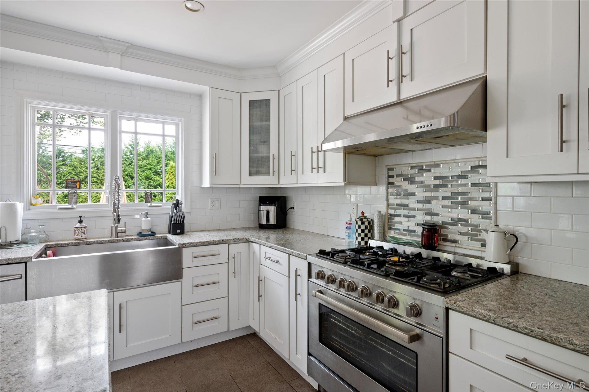 1361 Boxwood Drive E, Hewlett Harbor, NY 11557