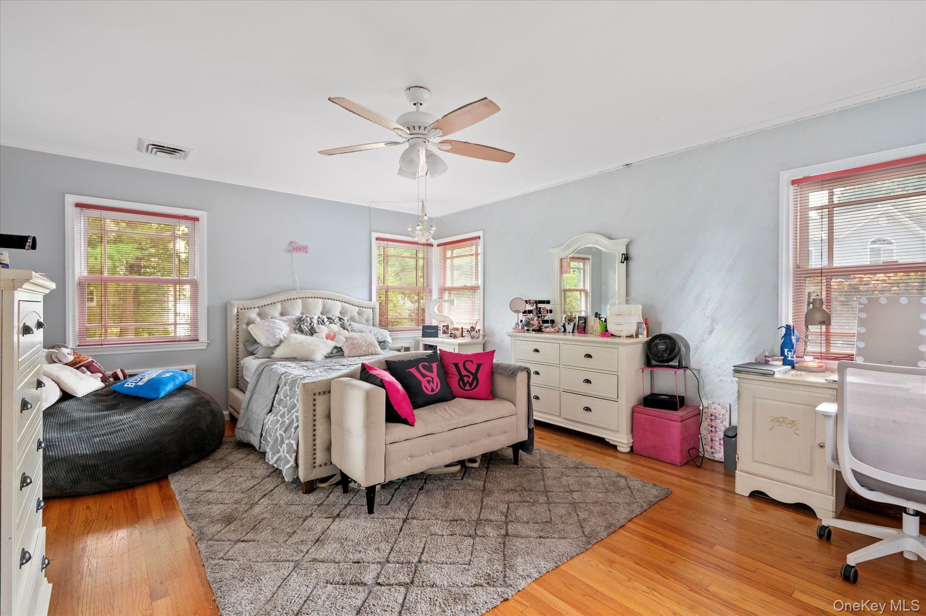 1361 Boxwood Drive E, Hewlett Harbor, NY 11557