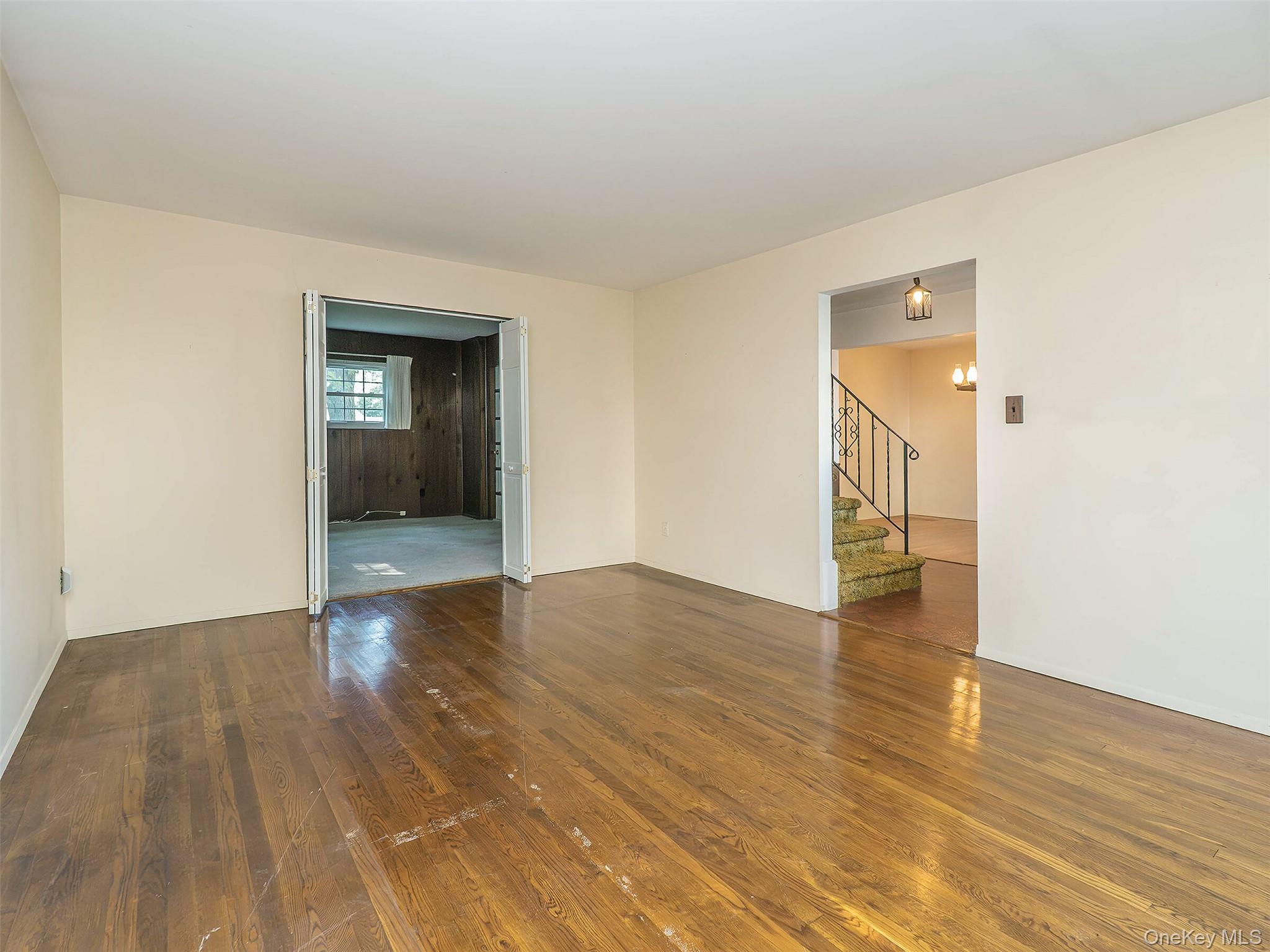 7 Locust Street, Glen Head, NY 11545