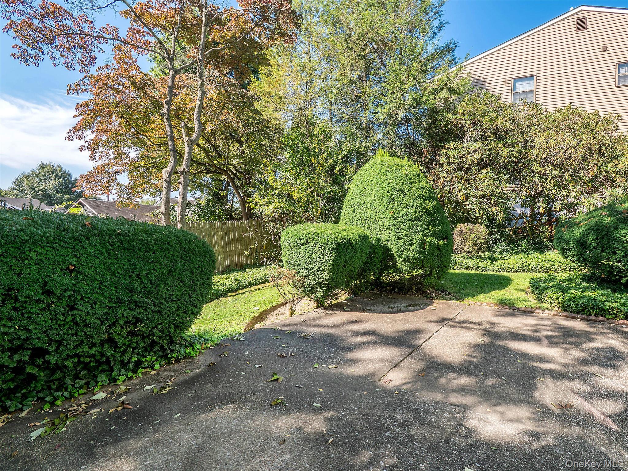 7 Locust Street, Glen Head, NY 11545