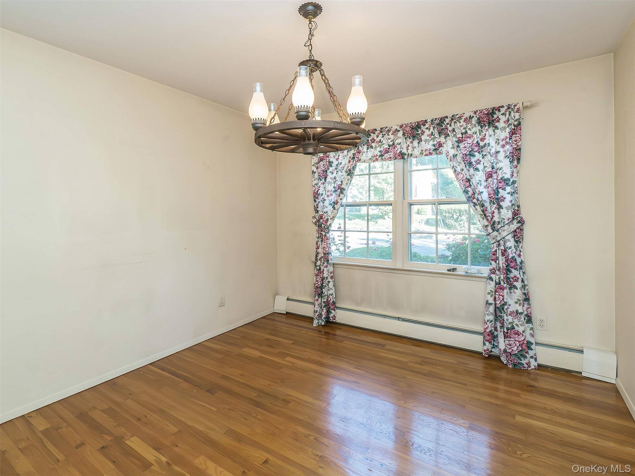 7 Locust Street, Glen Head, NY 11545