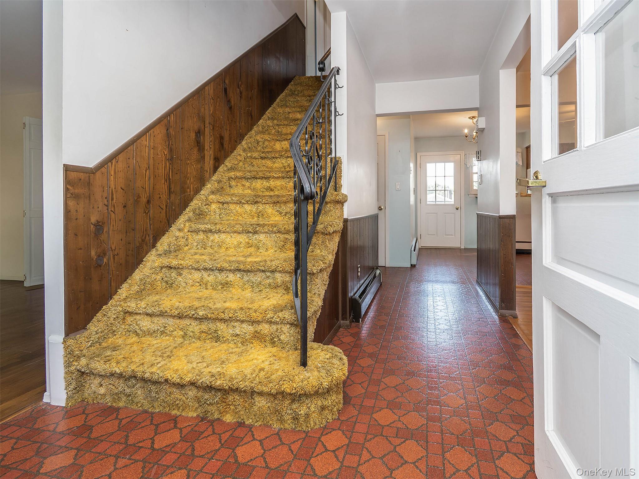 7 Locust Street, Glen Head, NY 11545