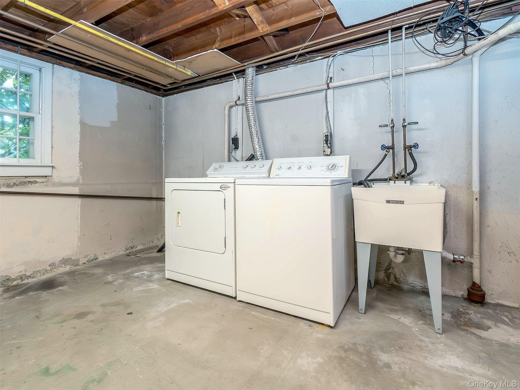 7 Locust Street, Glen Head, NY 11545