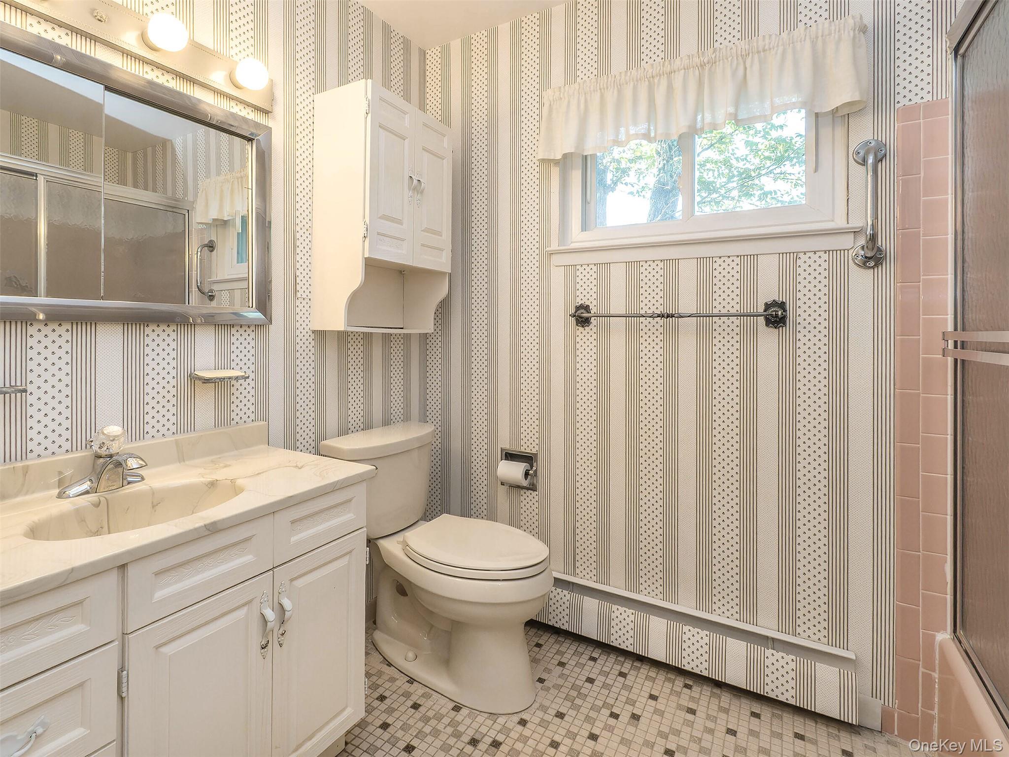 7 Locust Street, Glen Head, NY 11545